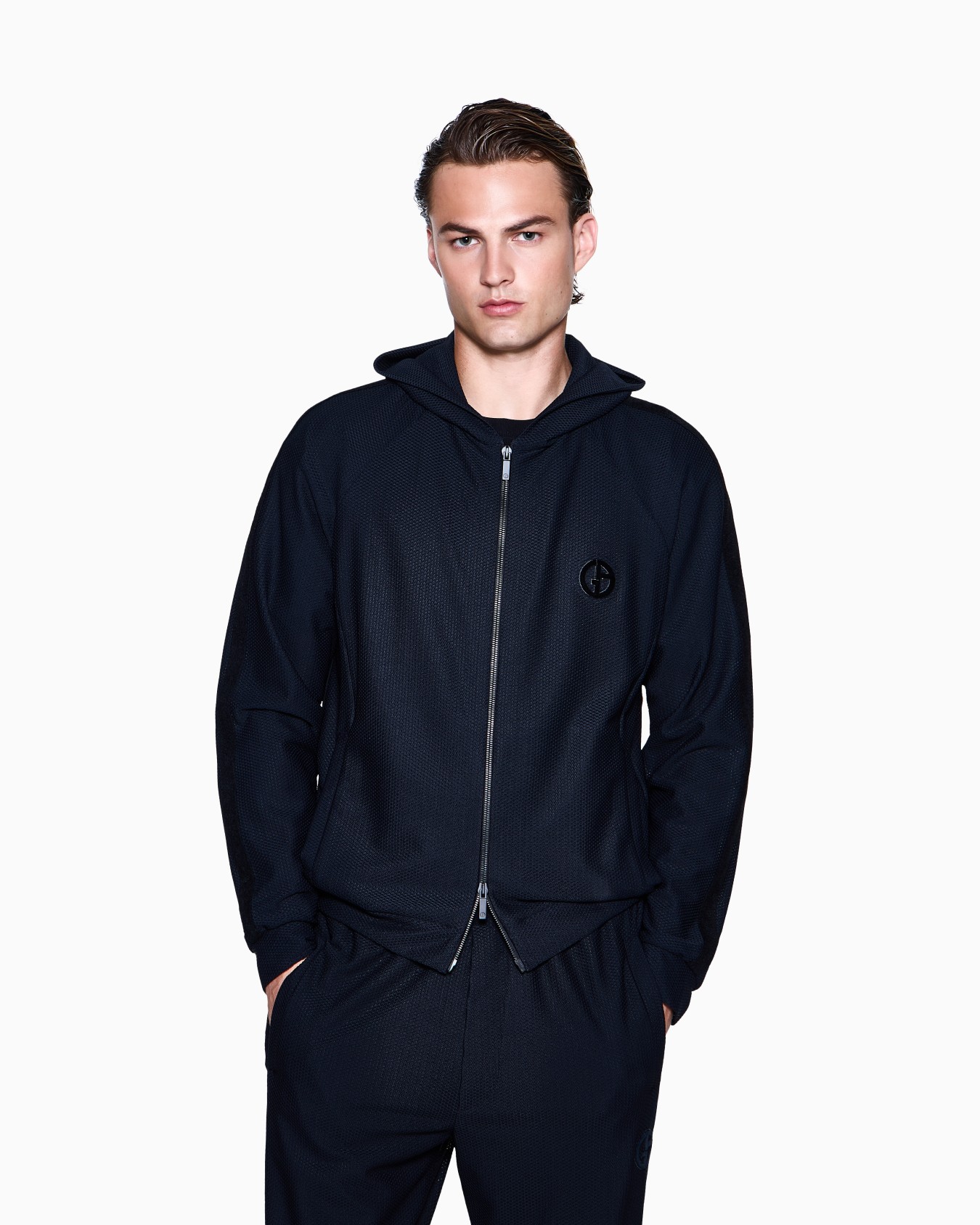 Hooded sweatshirt in technical waffle fabric Slide 3