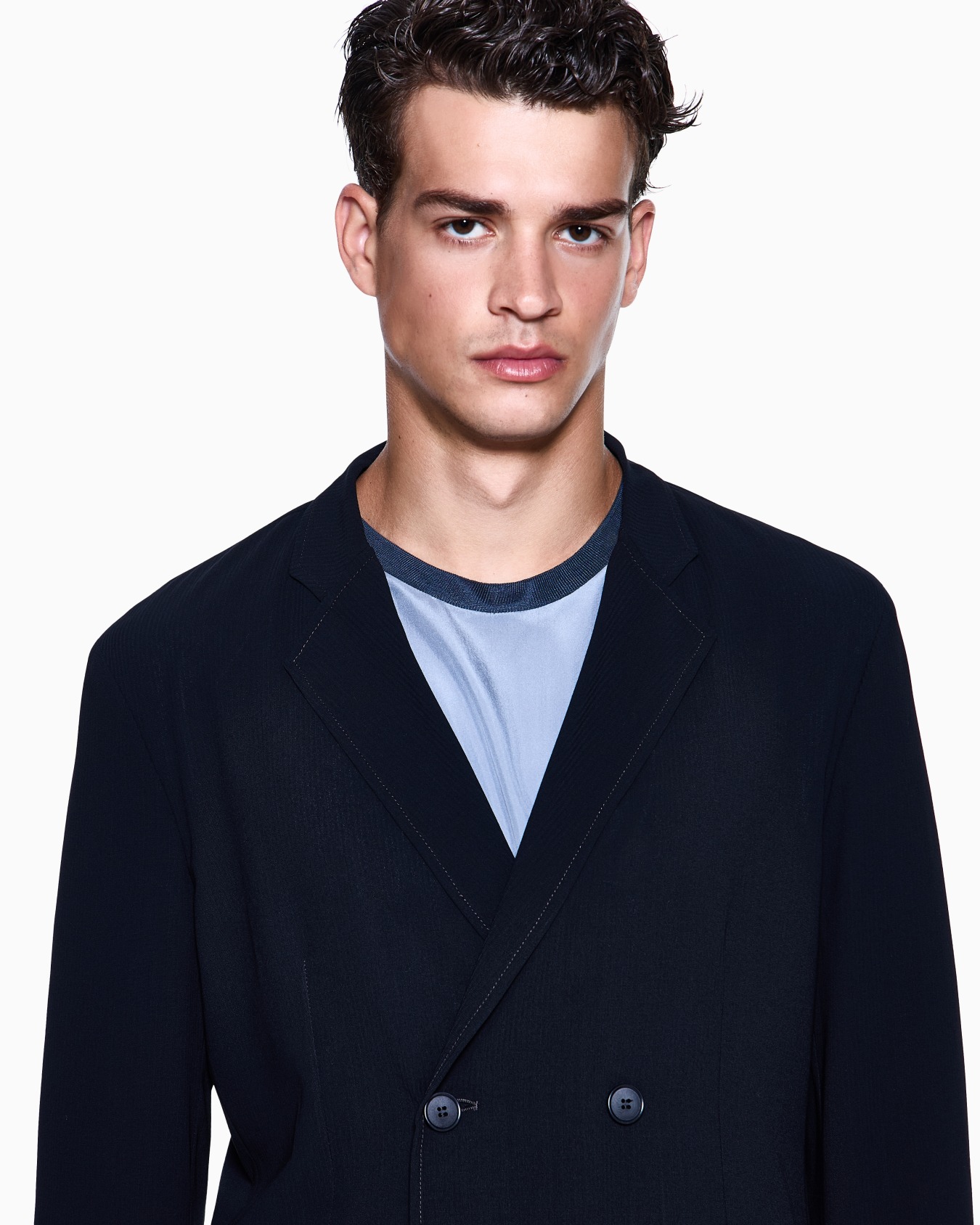 Double-breasted jacket in crêpe virgin wool Slide 4