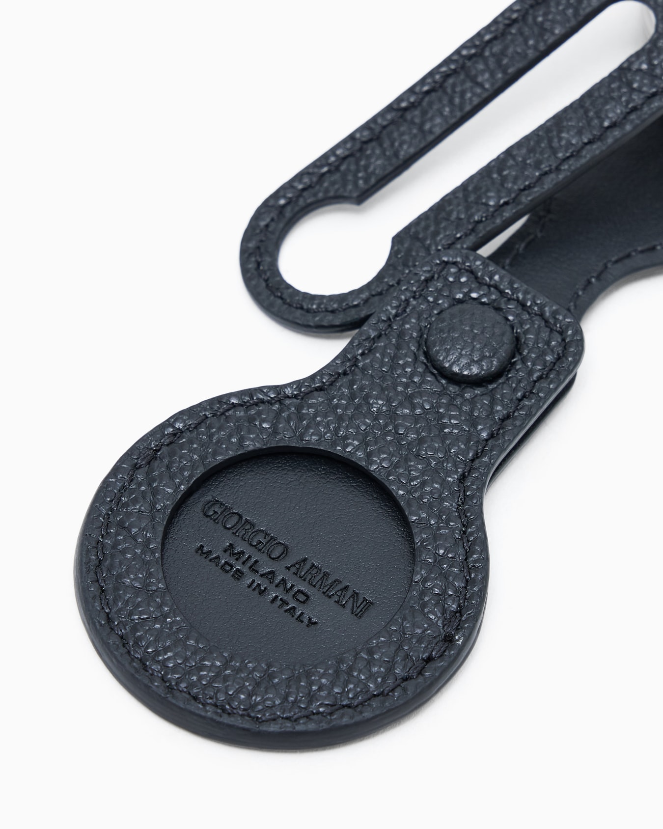 AirTag keyring in pebbled calfskin Slide 2