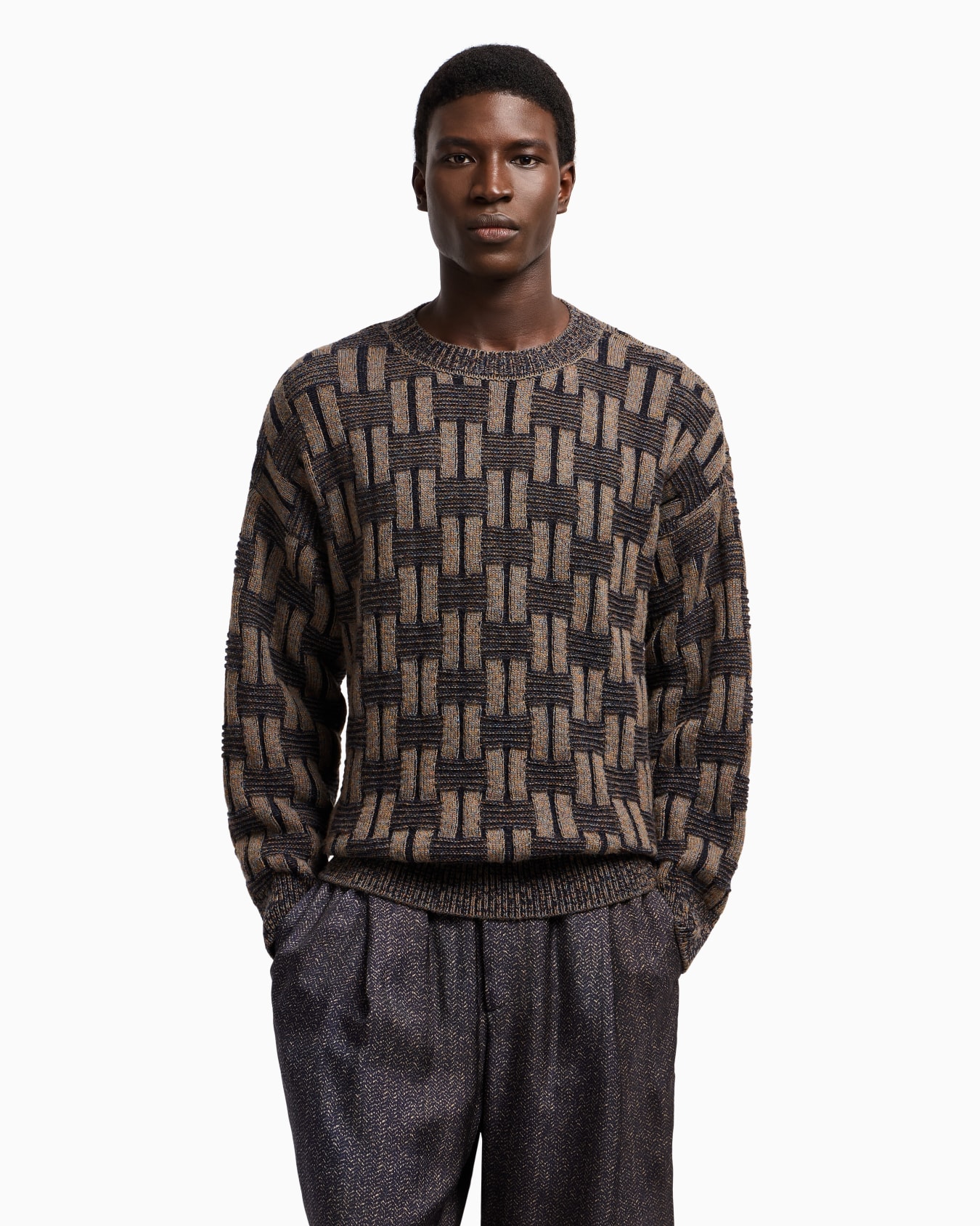 Textured Camel Wool Crewneck Sweater Diapositiva 4