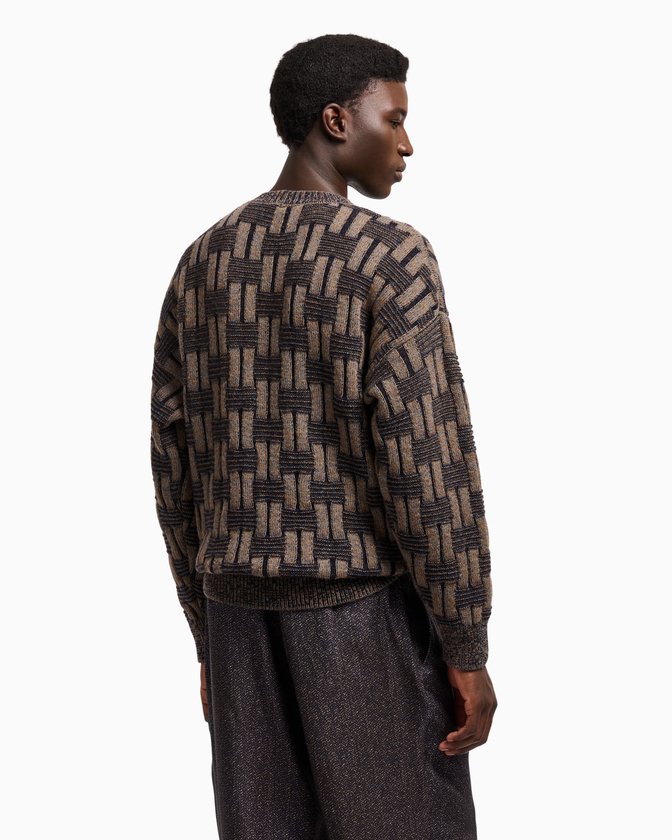 Textured Camel Wool Crewneck Sweater Diapositiva 3