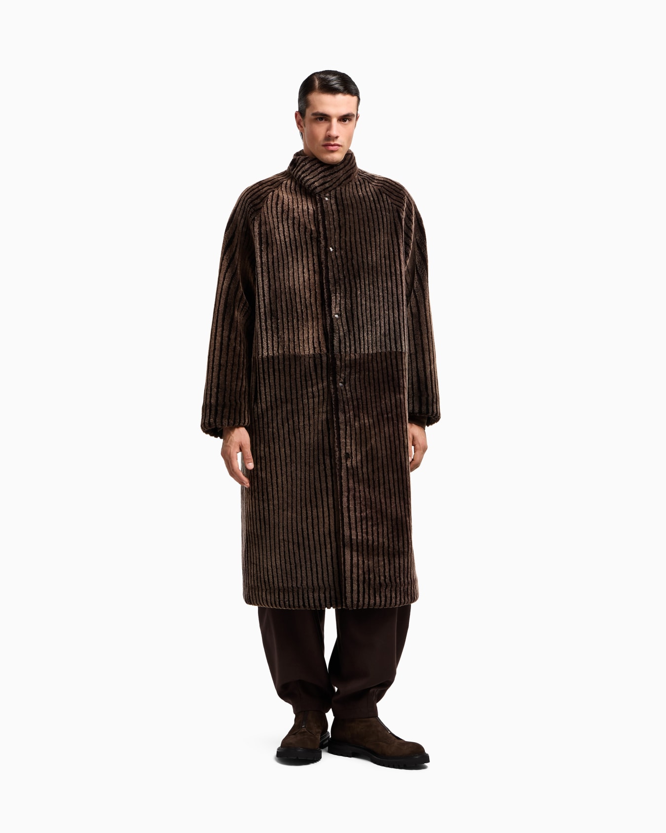 Long lambskin shearling coat Slide 4