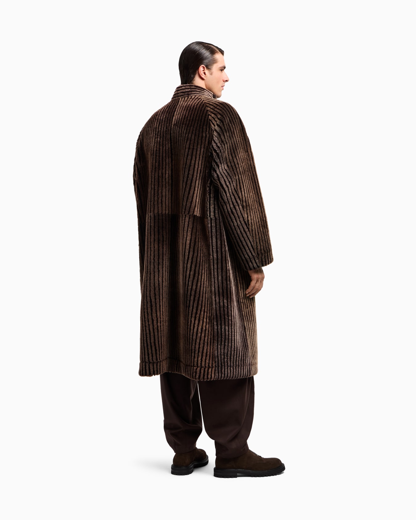 Long lambskin shearling coat Slide 3