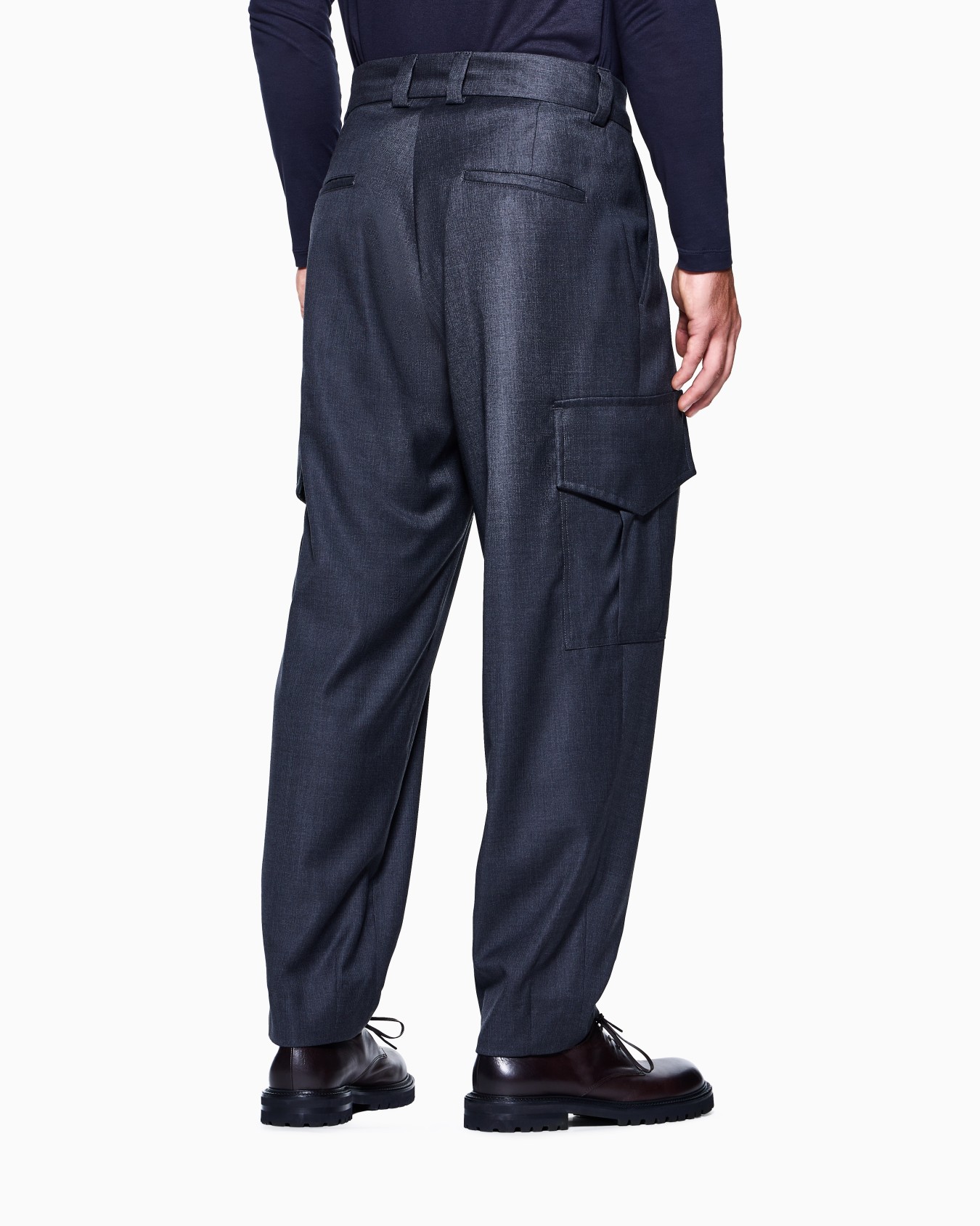 Single-pleat trousers in micro-textured cashmere and virgin wool Slide 2