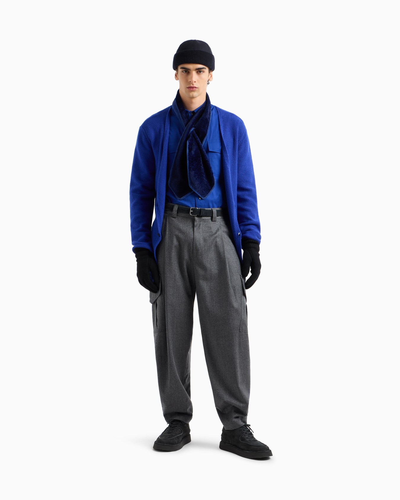 Single-pleat mélange virgin wool sandblasted fabric trousers Slide 2