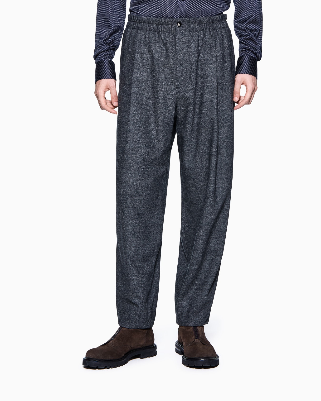 シングルタックパンツ バージンウール デニム風 スライドする 3