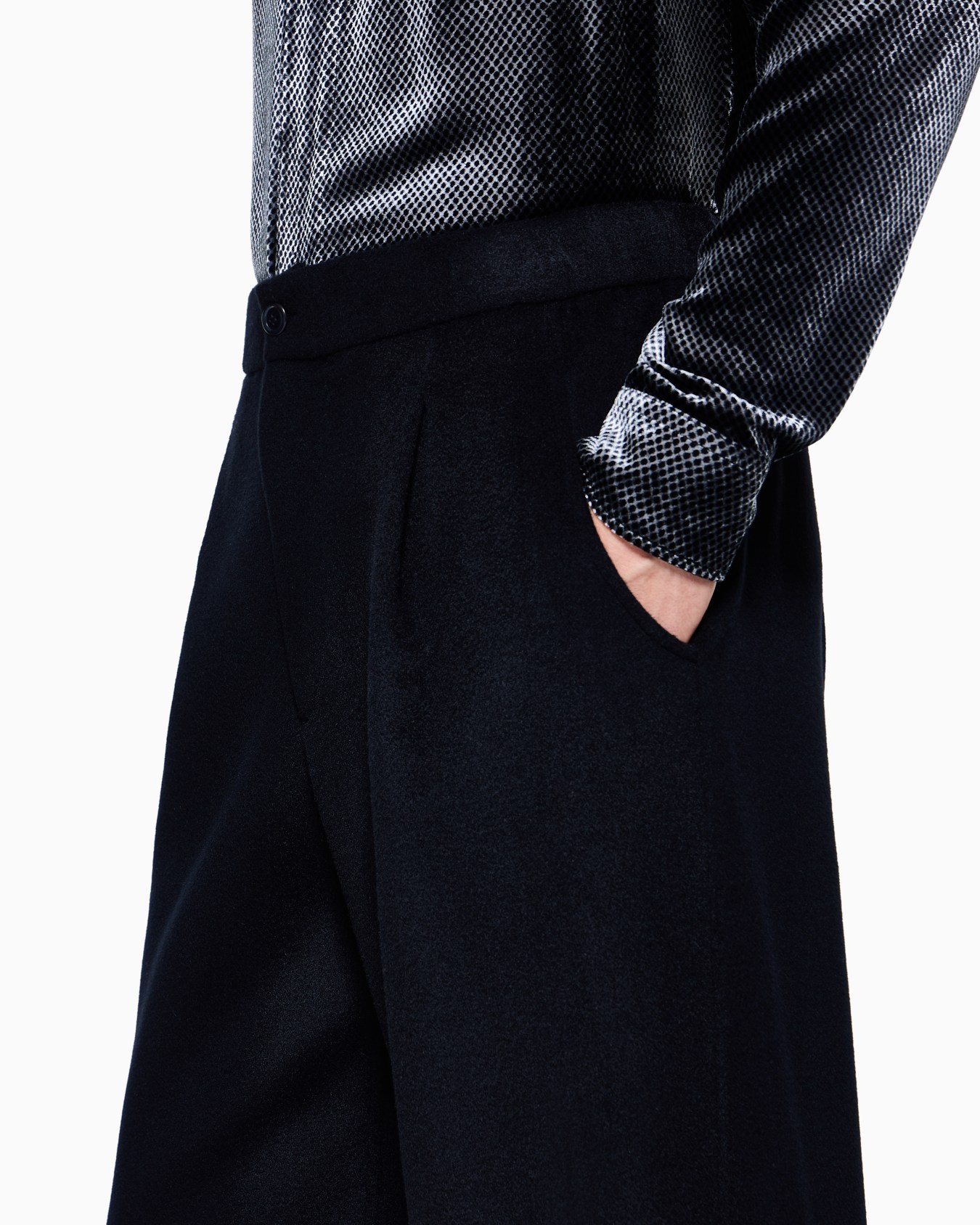 Pantaloni a una pince in panno double di cashmere Slide 4
