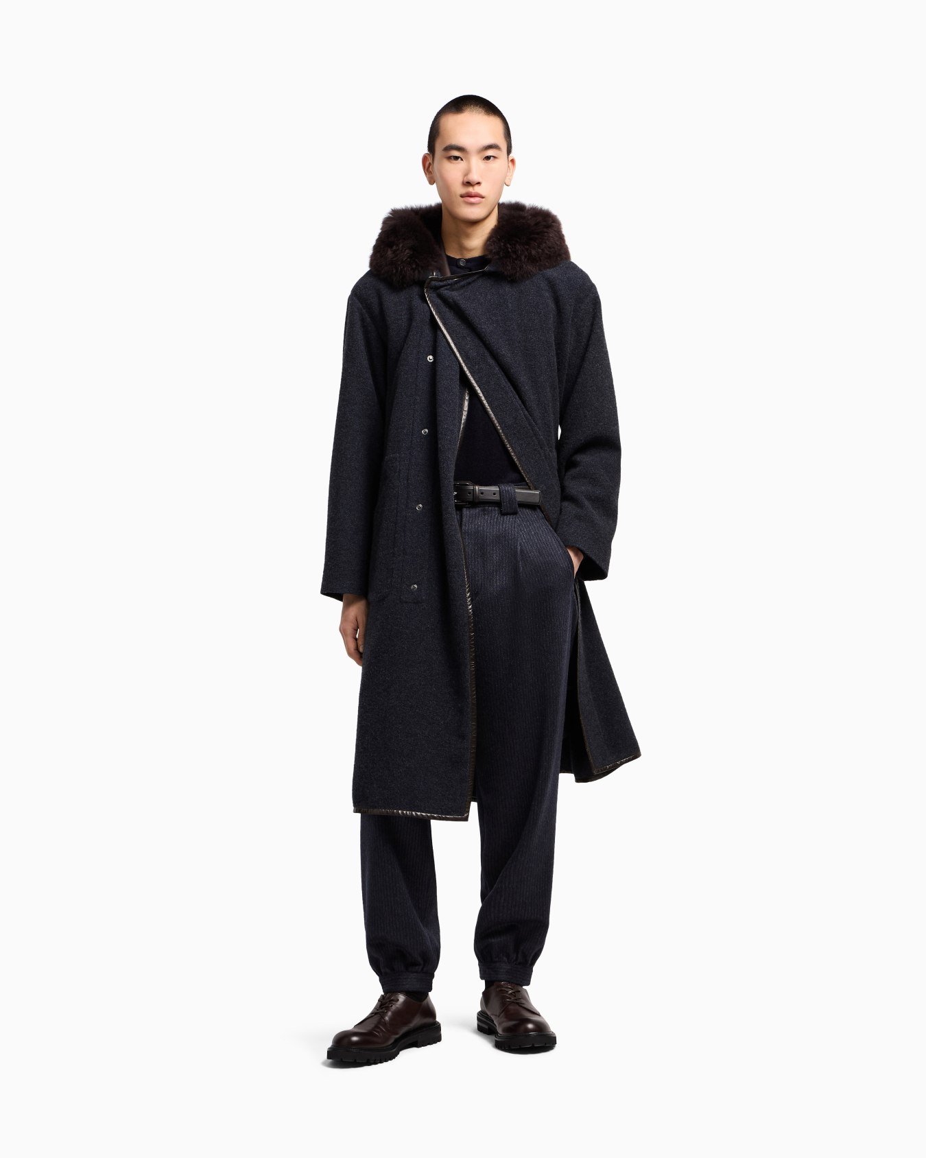 Cappotto lungo in cashmere e lana con cappuccio Slide 2