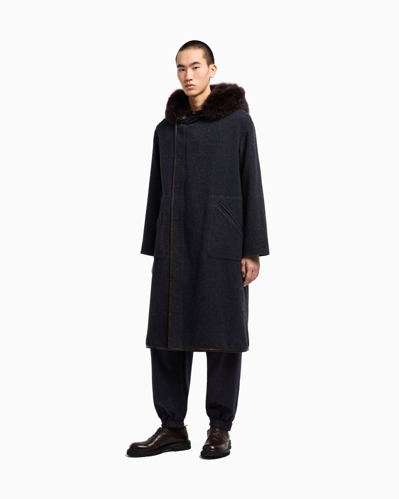Cappotto lungo in cashmere e lana con cappuccio Slide 4
