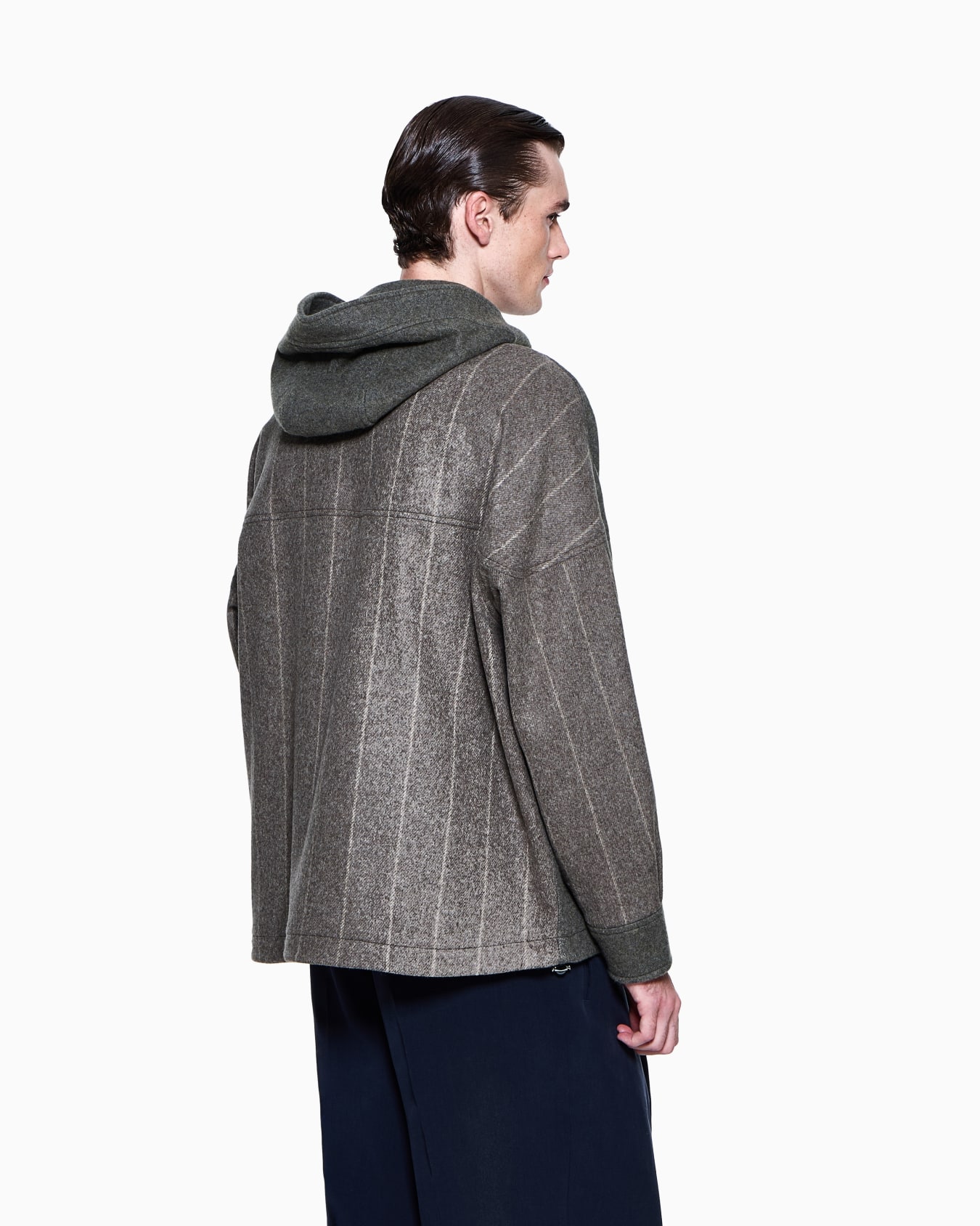 Caban con cappuccio in panno di cashmere e lana con motivo gessato Slide 2