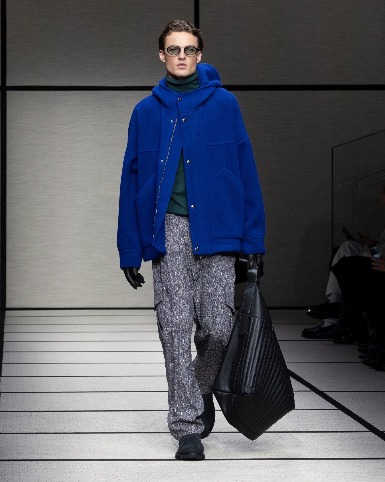 Caban con cappuccio in panno di double di cashmere Slide 6