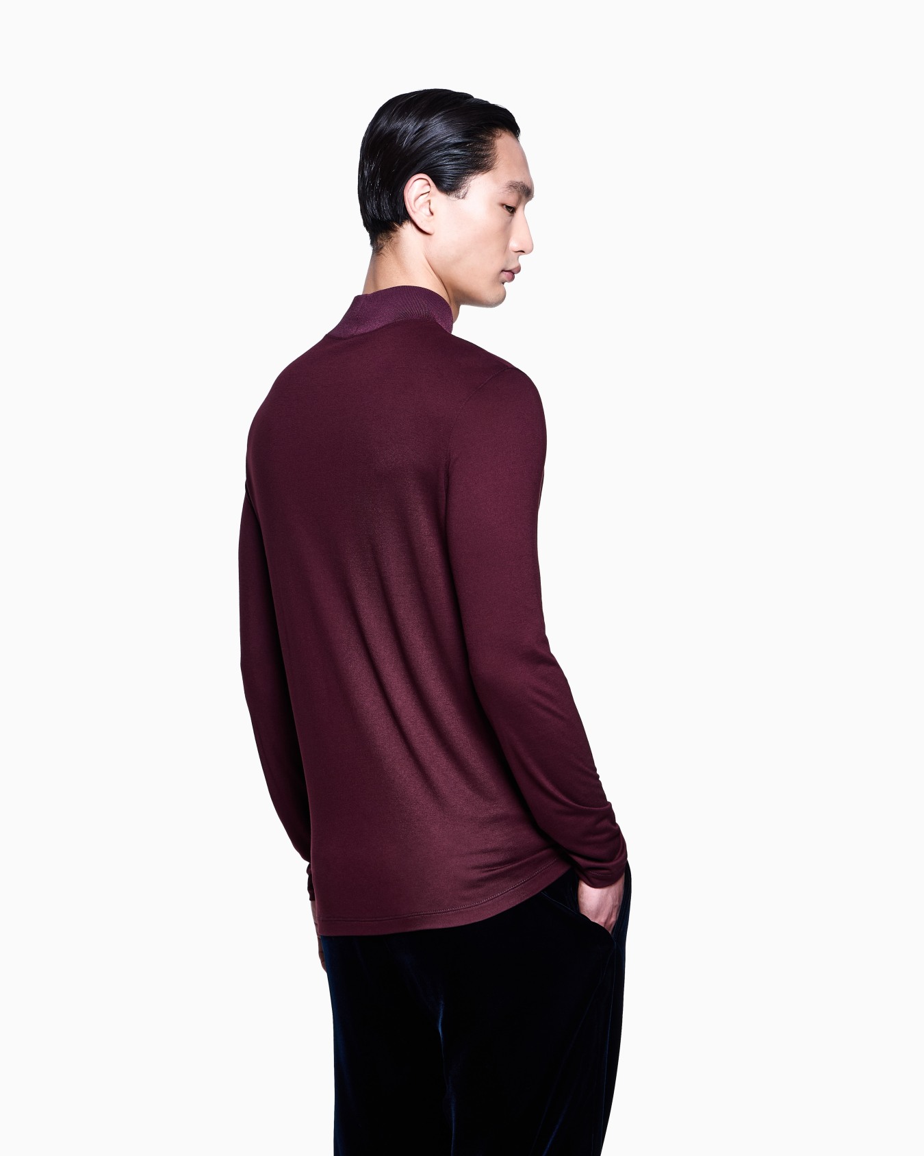 Jersey de cuello chimenea en punto de viscosa Diapositiva 2