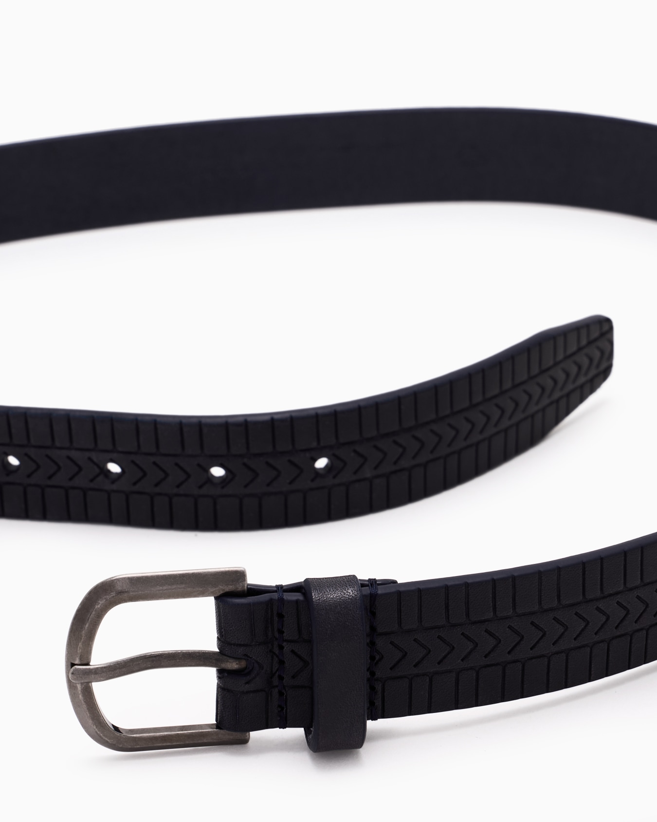 Embellished leather belt Slide 1
