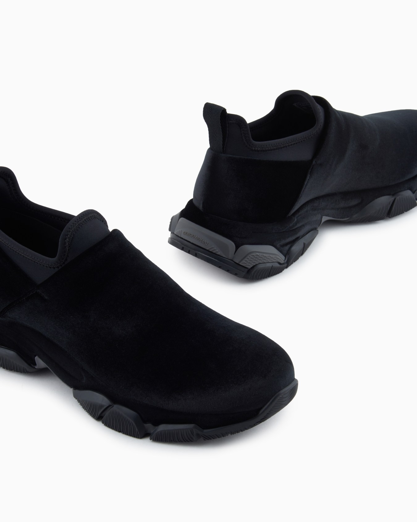 Slip-On-Sneaker aus Samt und Scuba Folie 4