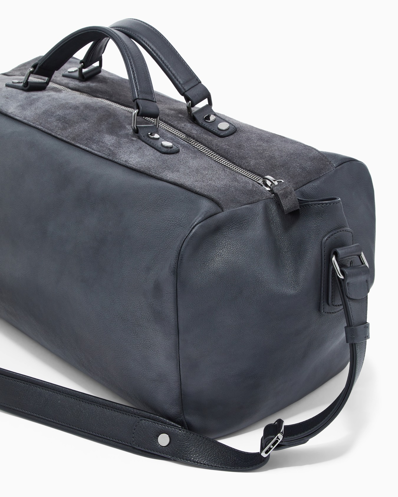 Vintage-effect pebbled nappa-leather duffel bag Slide 4