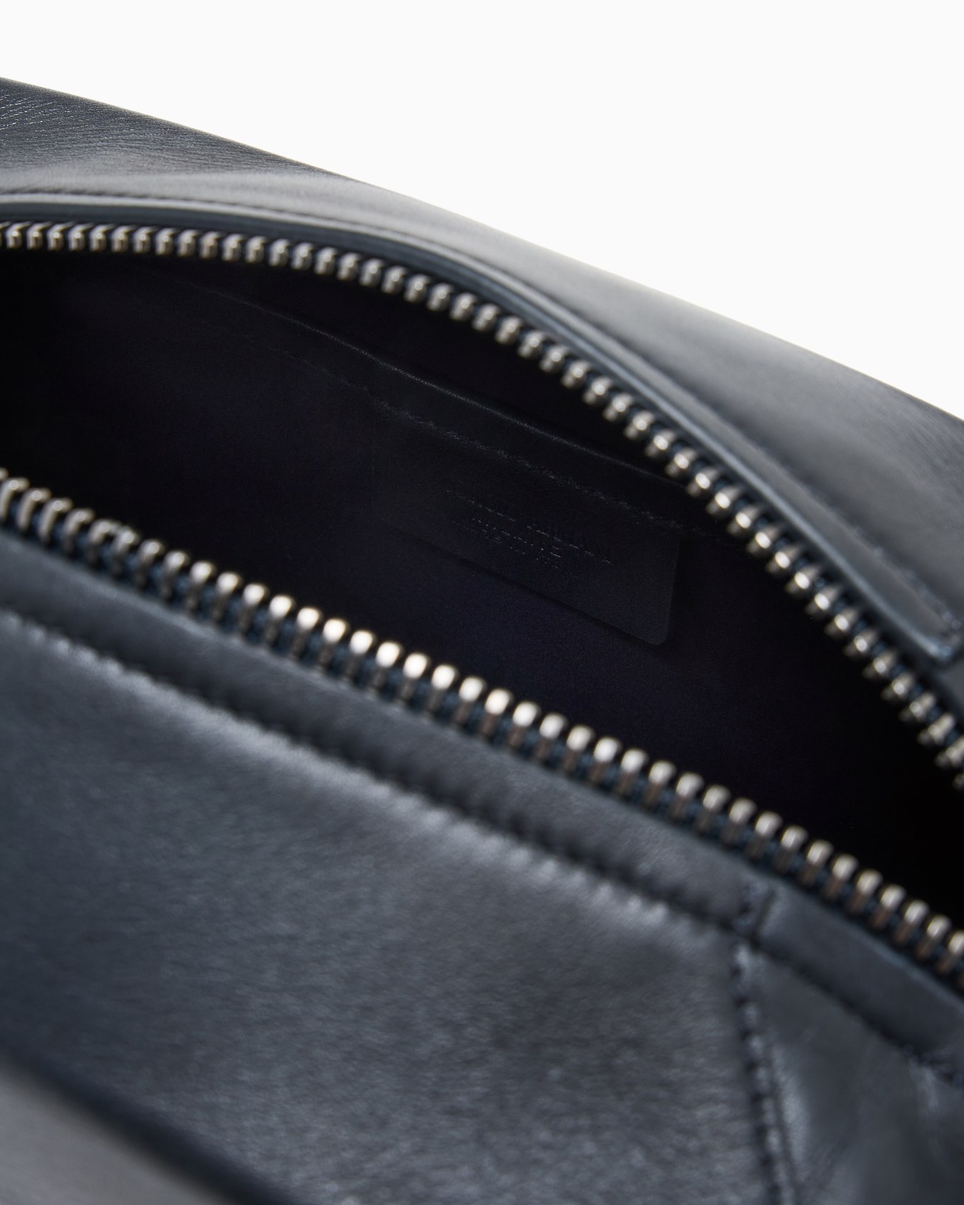 Crossbody Bags Slide 3