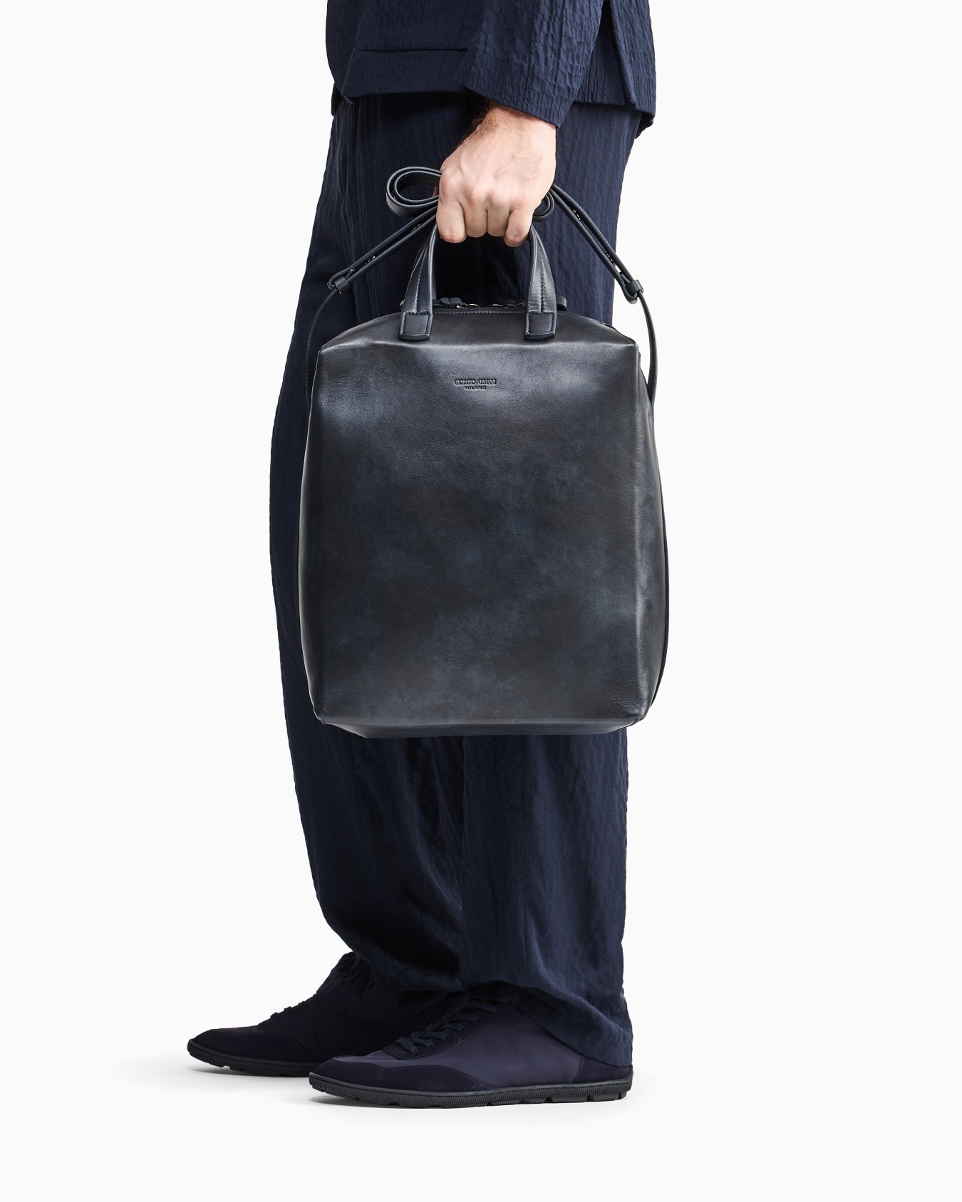 Leather shopper bag Slide 5