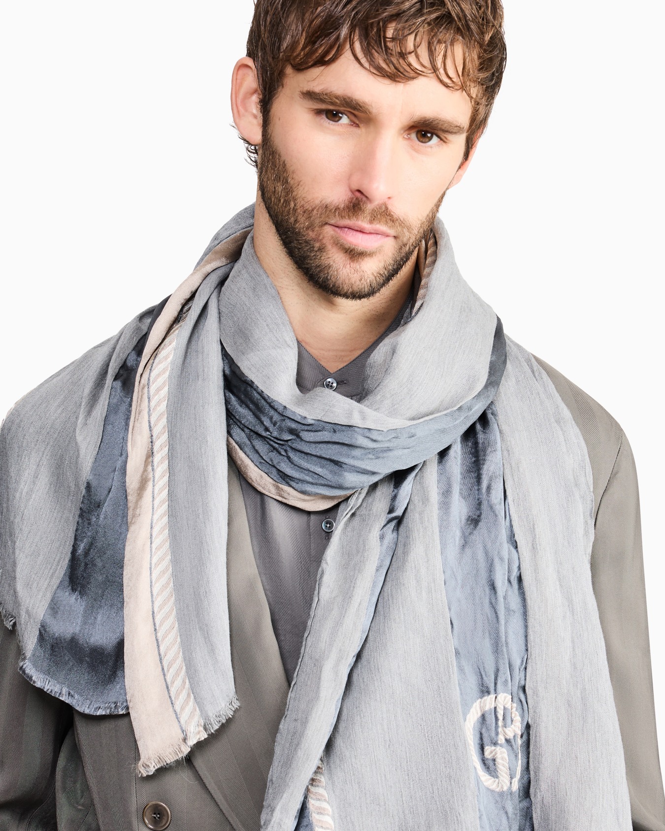 Silk-blend jacquard stole Slide 2