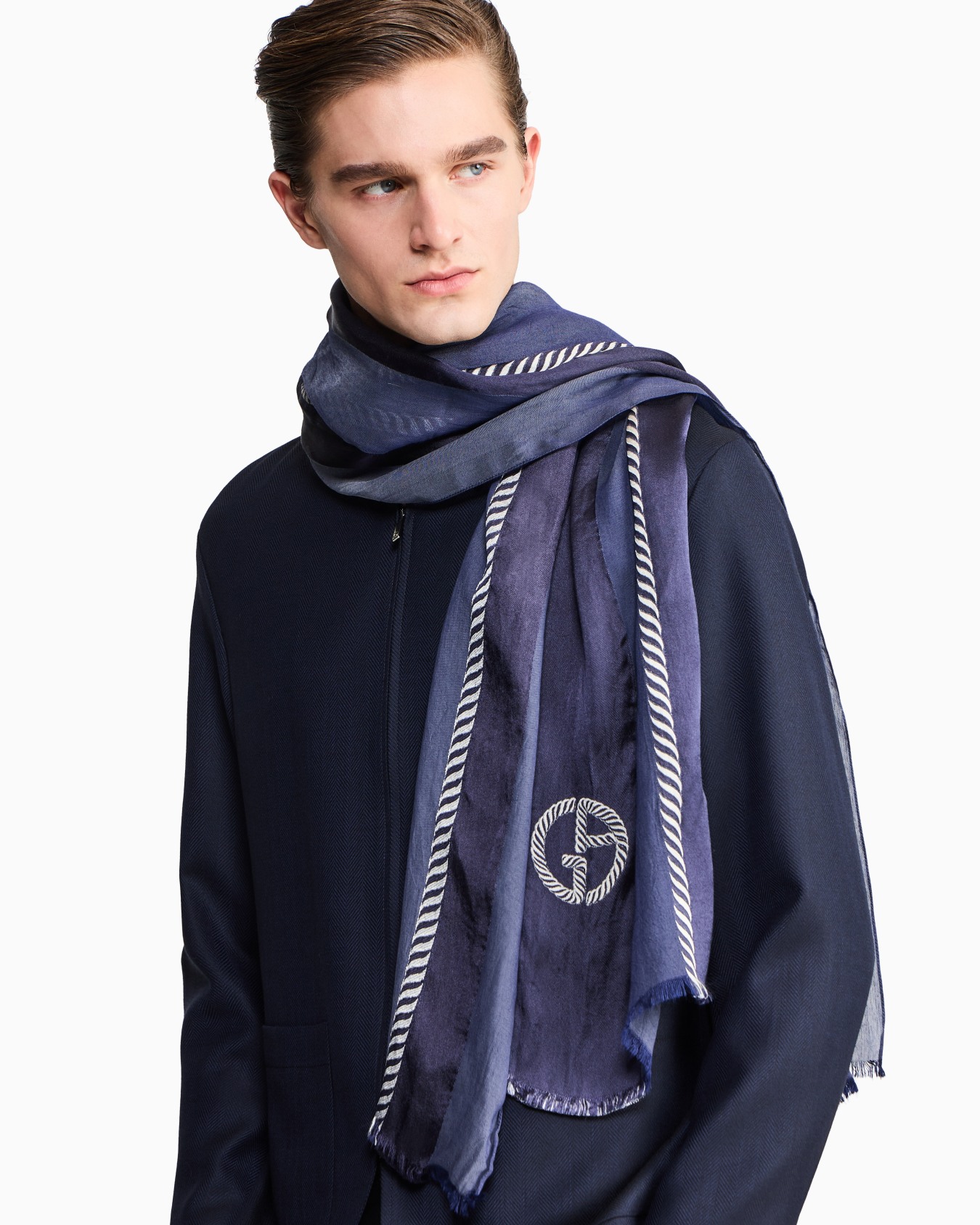 Silk-blend jacquard stole Slide 2