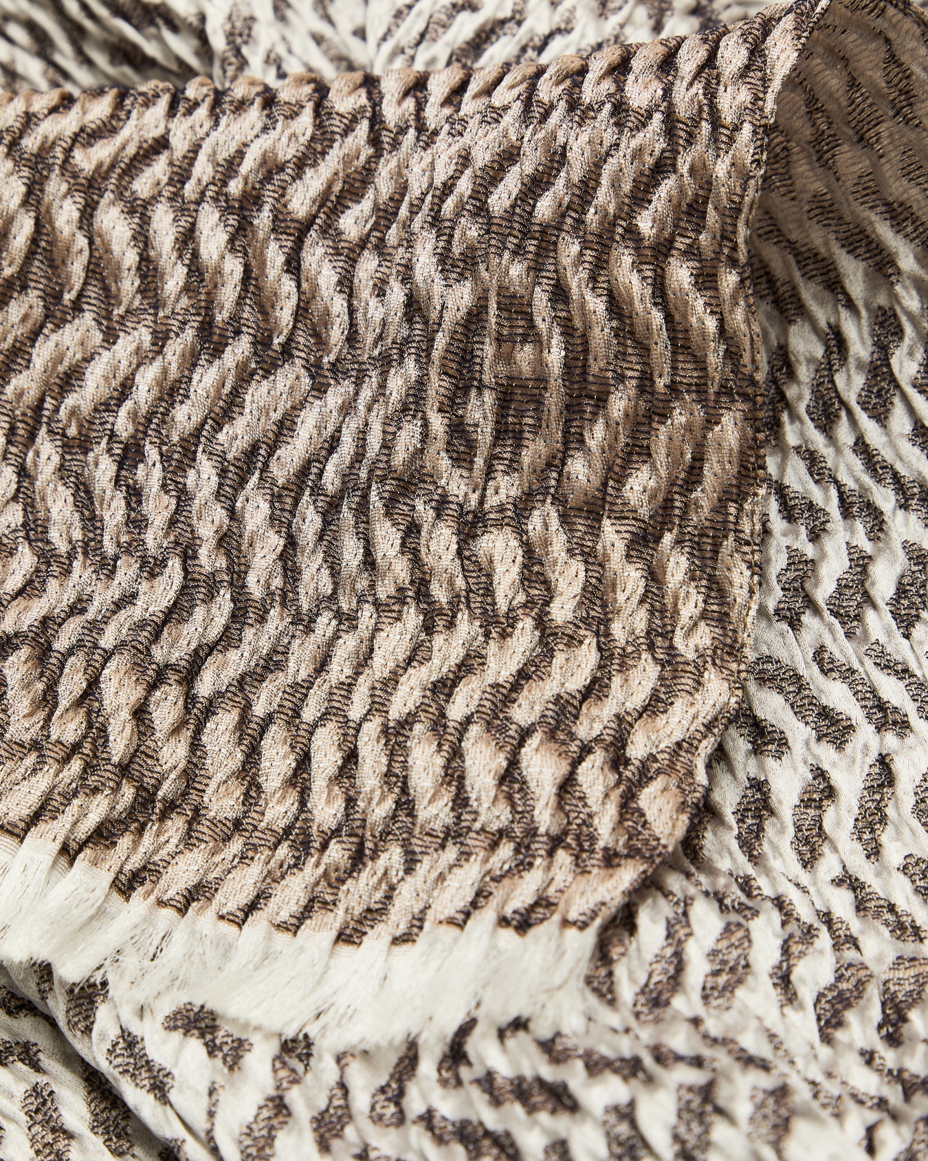 Silk, viscose and cotton jacquard stole Slide 1