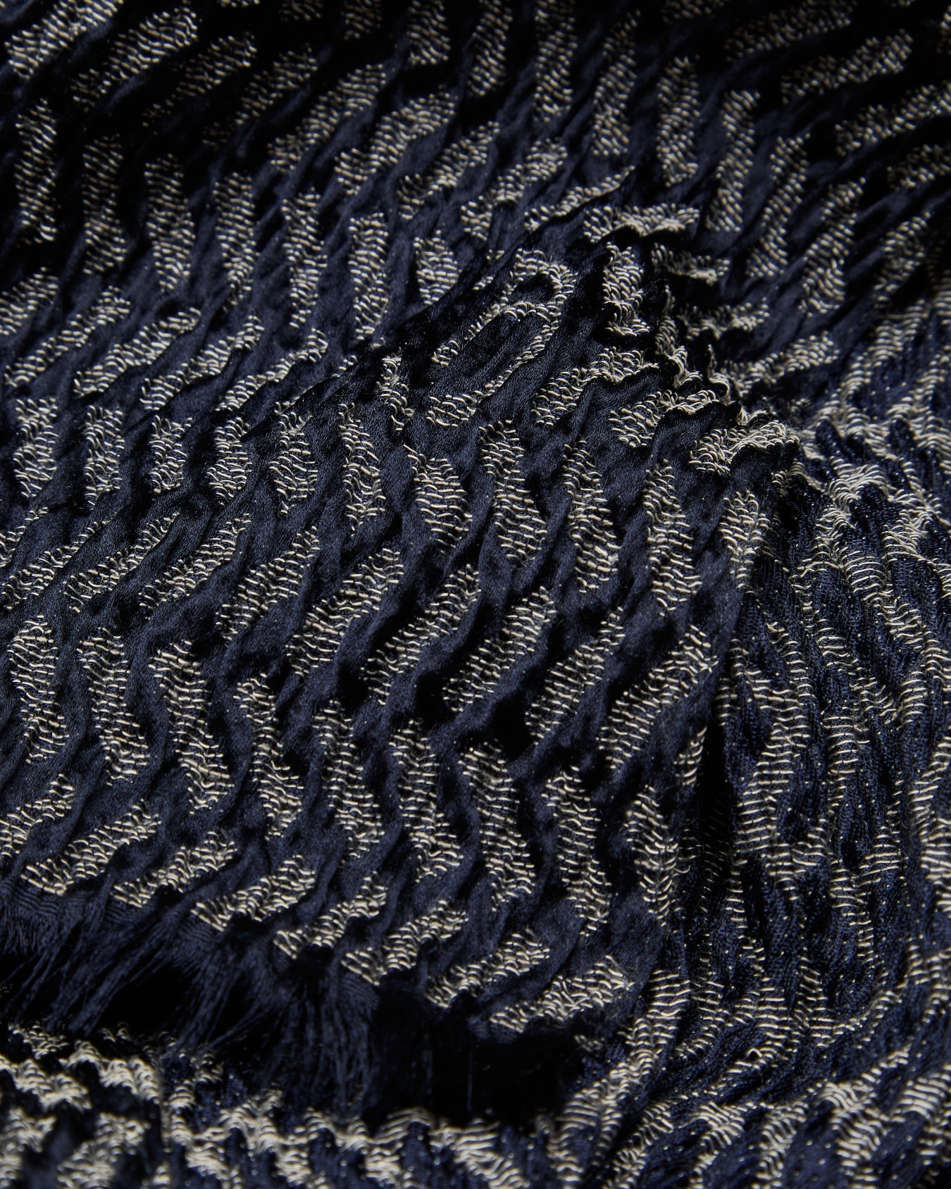 Silk, viscose and cotton jacquard stole Slide 1