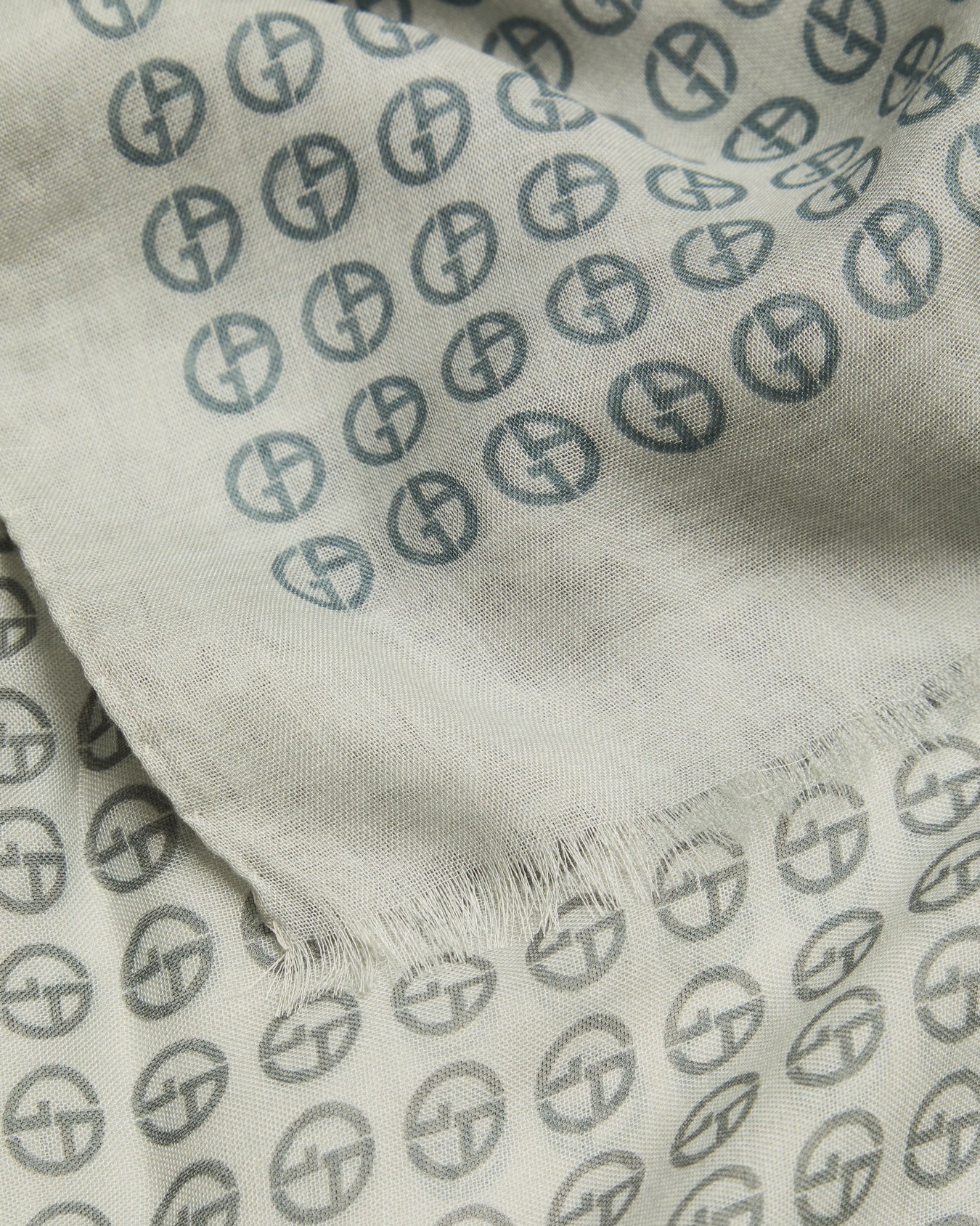 Printed cashmere and modal stole Slide 1