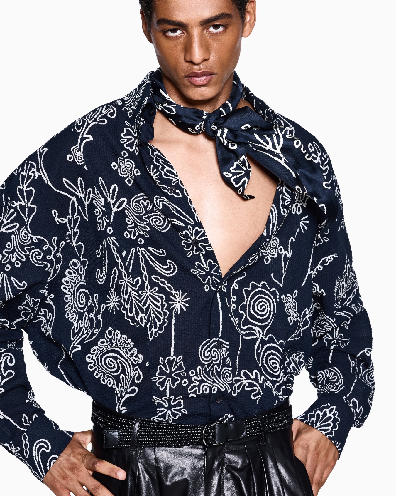 Printed silk scarf Slide 2