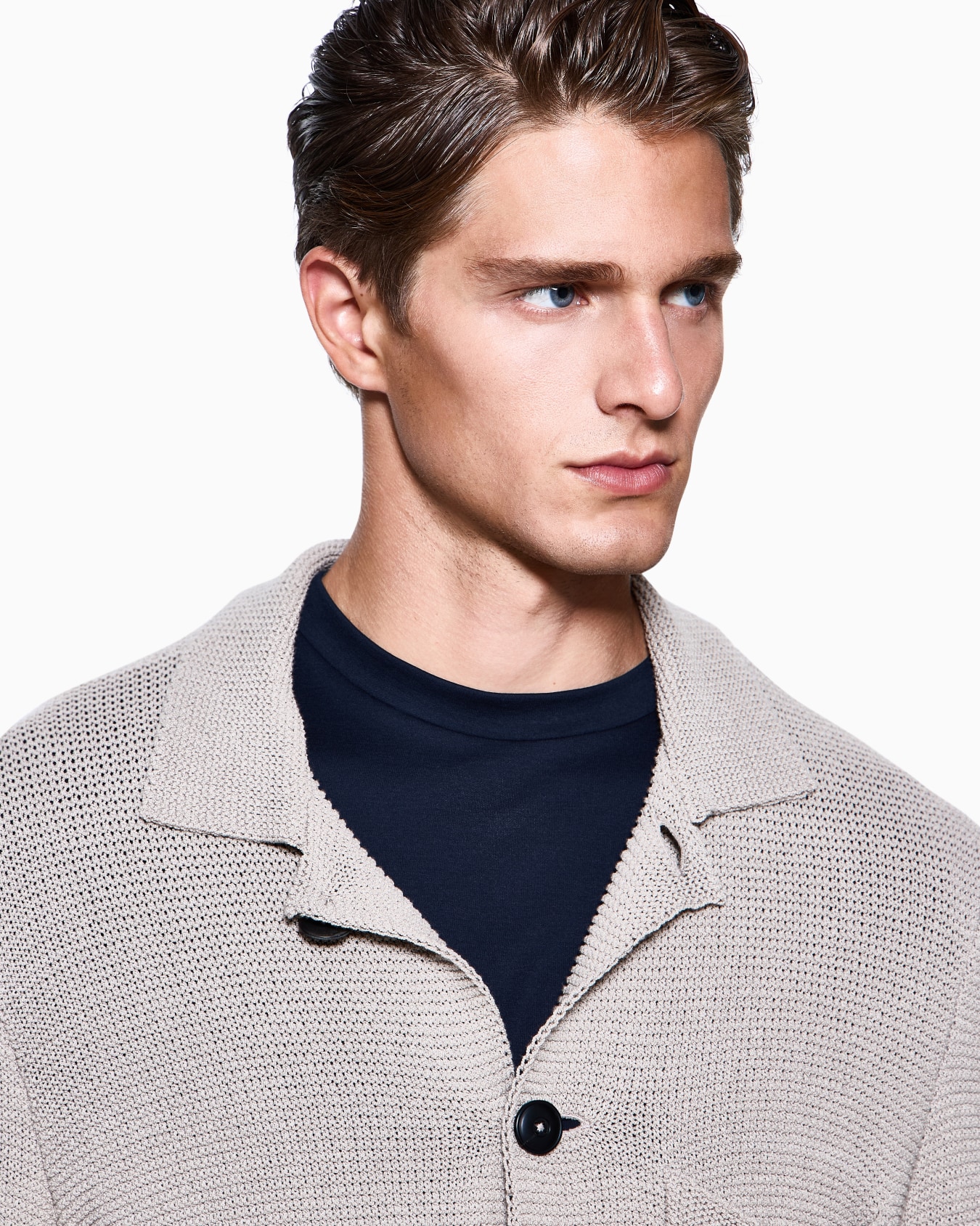 Single-breasted jacket in a links-stitch cotton knit Slide 4