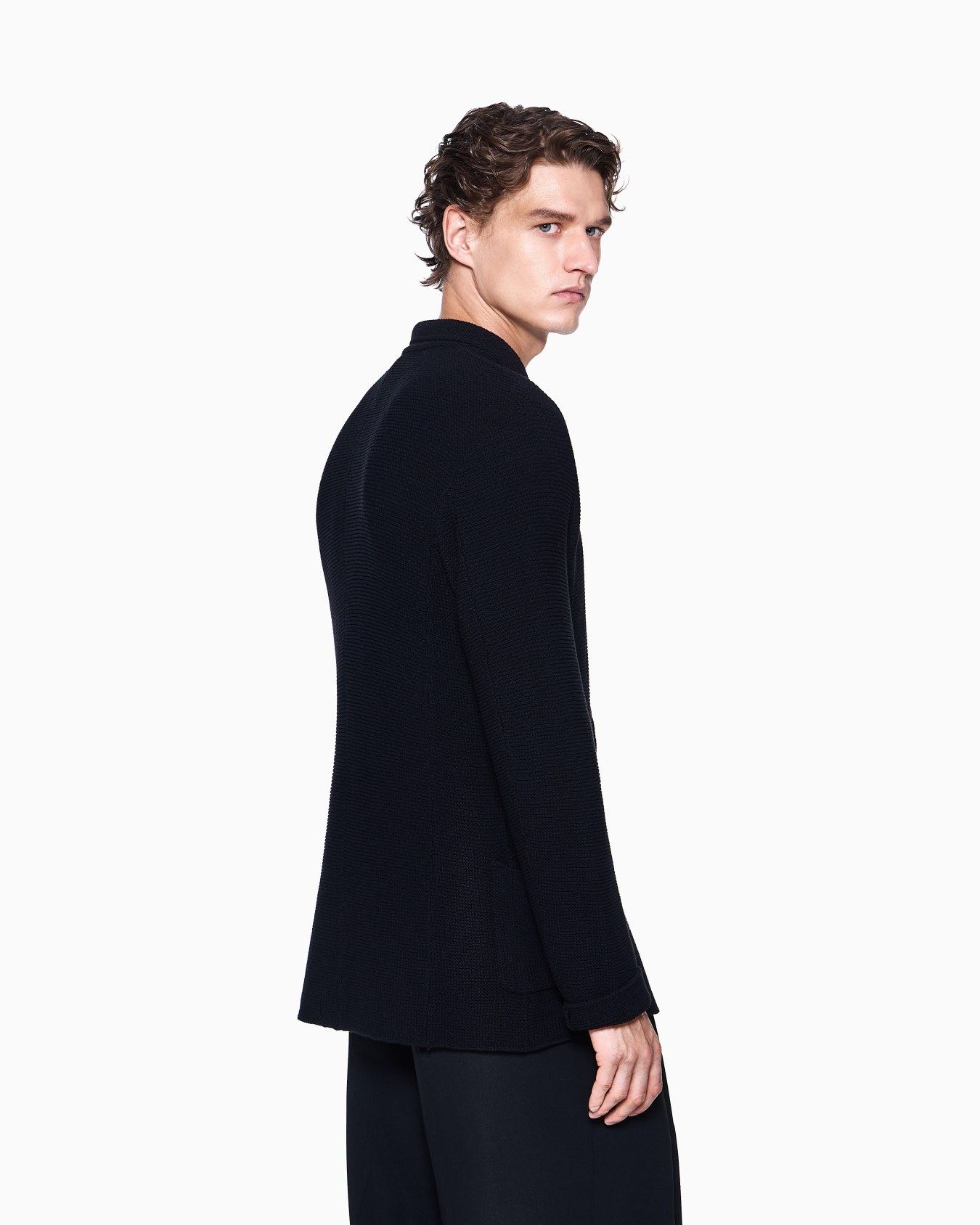 Single-breasted jacket in a links-stitch cotton knit Slide 2