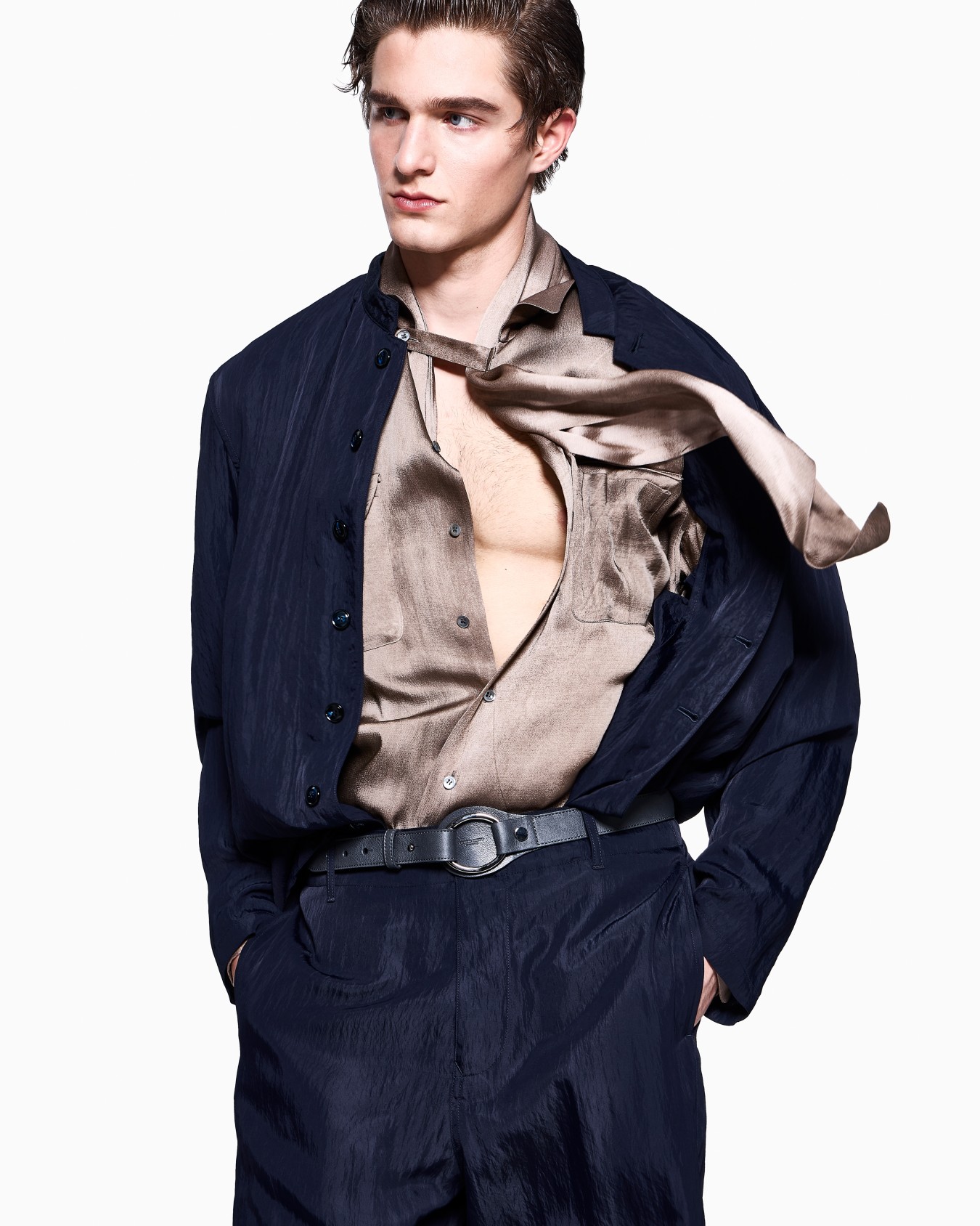 Pantaloni flat front in twill tecnico di viscosa Slide 4