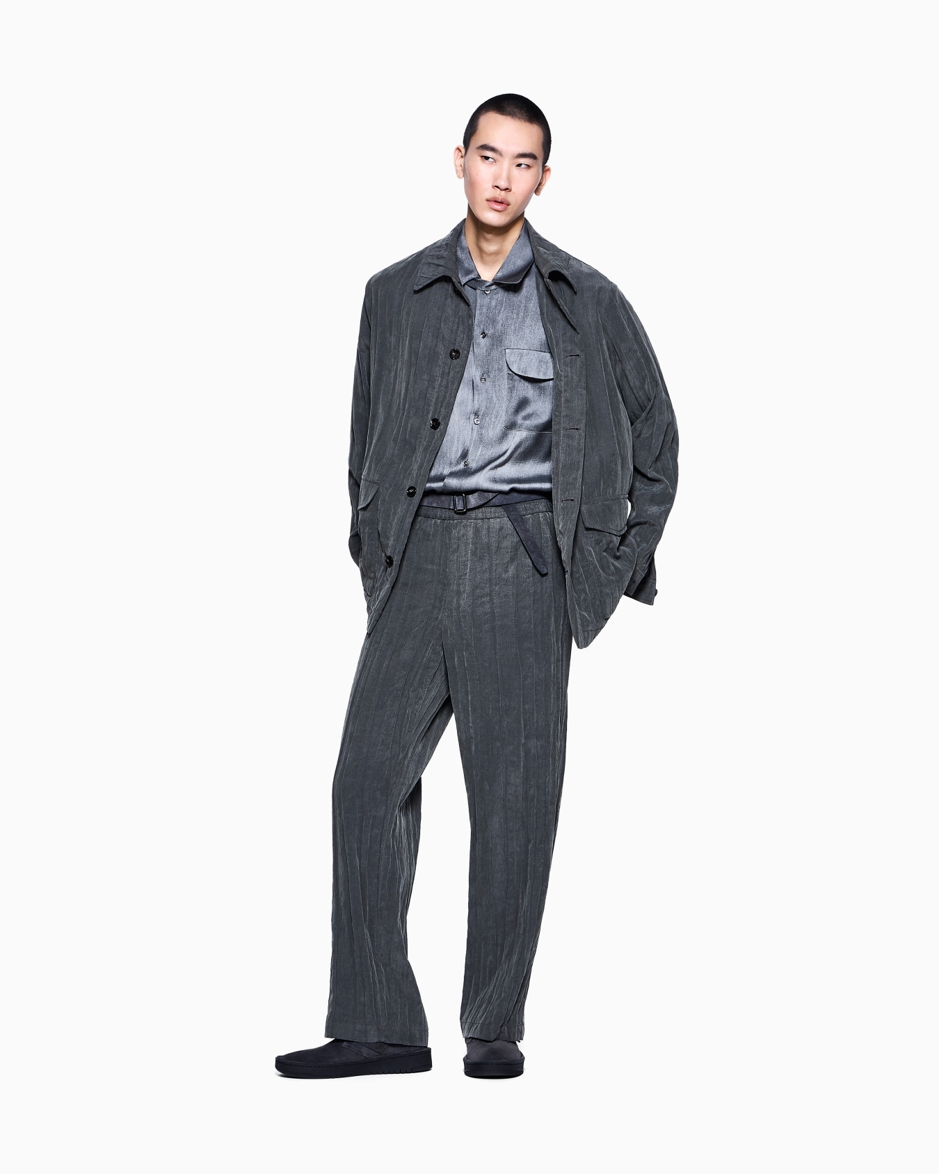 Pantaloni flat front in tela di lyocell e nylon plissé Slide 2