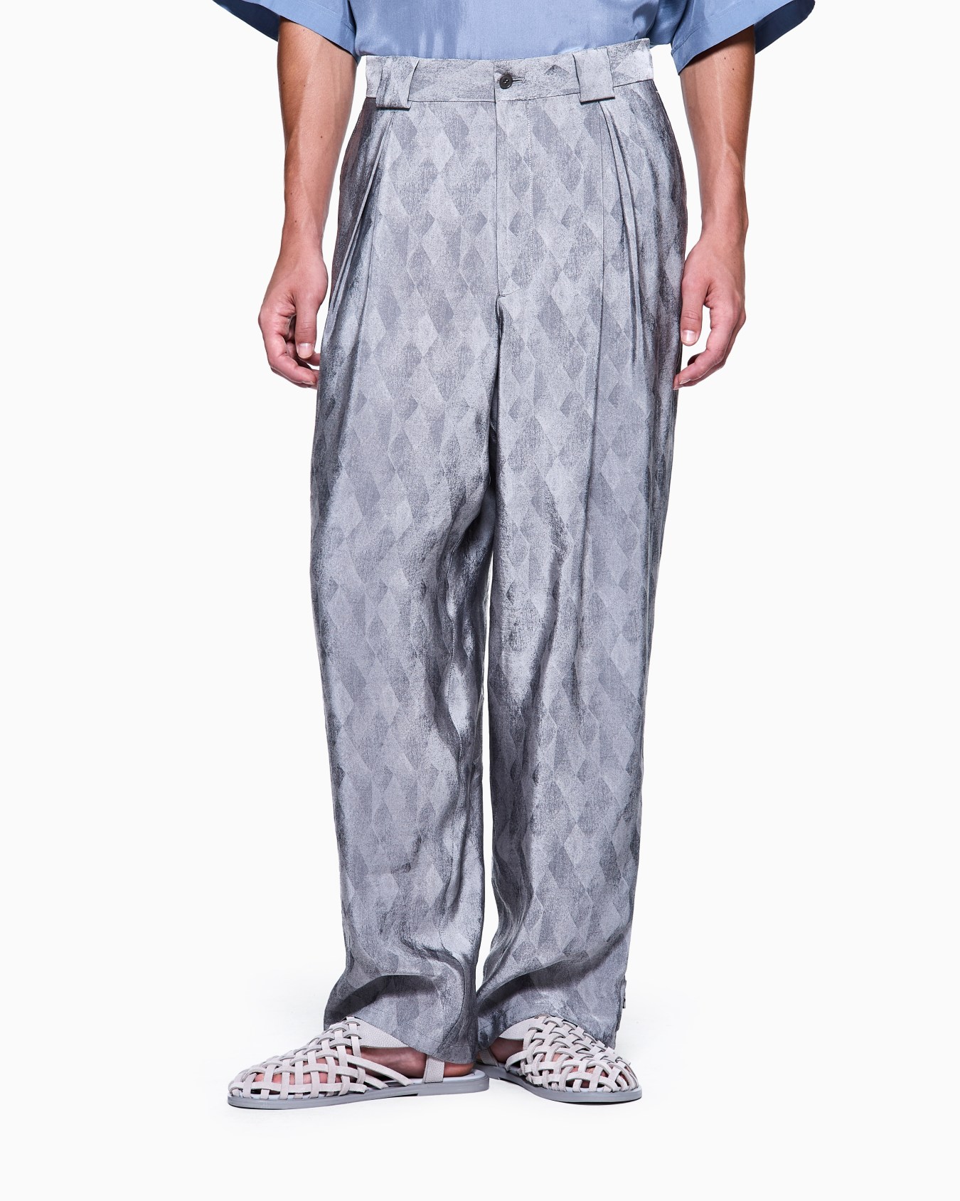 Viscose and silk jacquard single-pleat trousers Slide 3