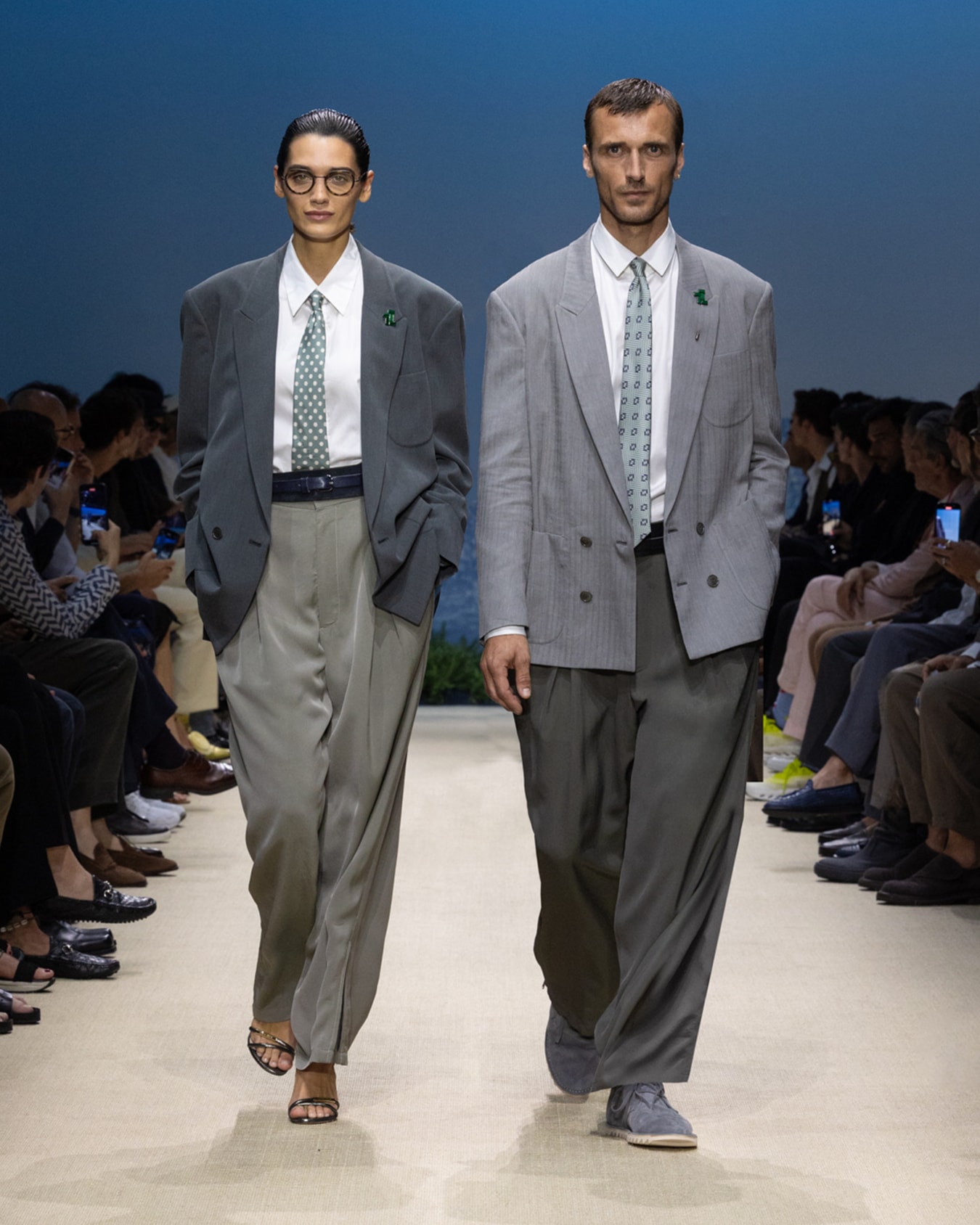 シングルタックパンツ ビスコース スライドする 6