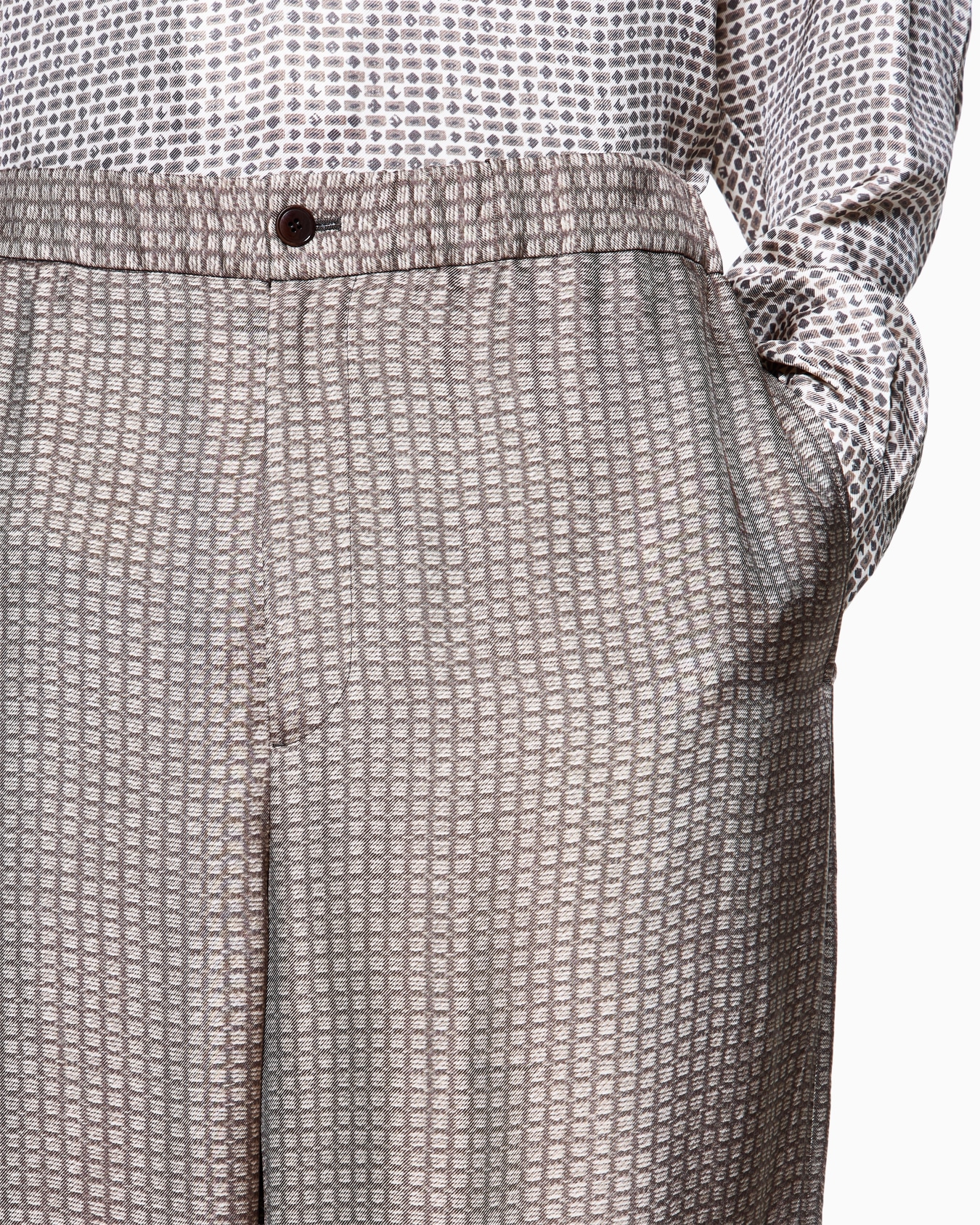 Printed viscose flat-front trousers Slide 4