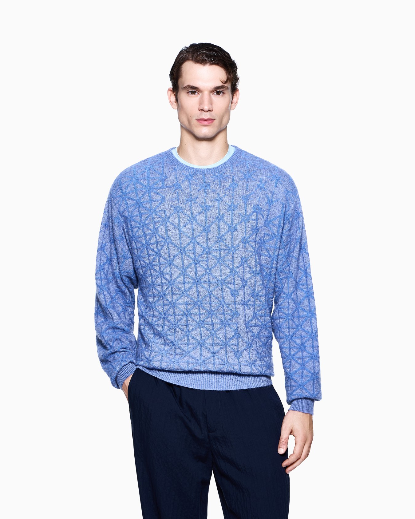 Crew-neck jumper in jacquard virgin wool and cashmere Slide 3