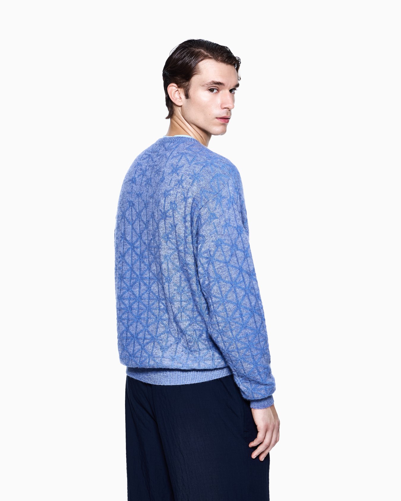 Crew-neck jumper in jacquard virgin wool and cashmere Slide 2