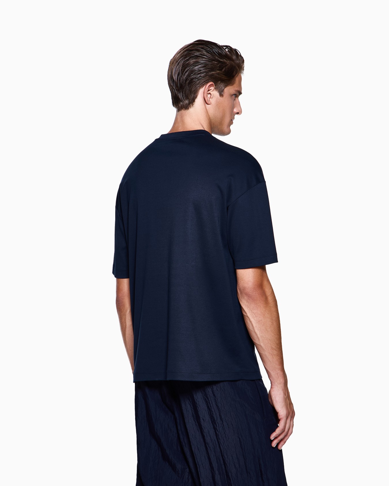 Camiseta de cuello redondo de interlock de algodón orgánico ASV Diapositiva 2