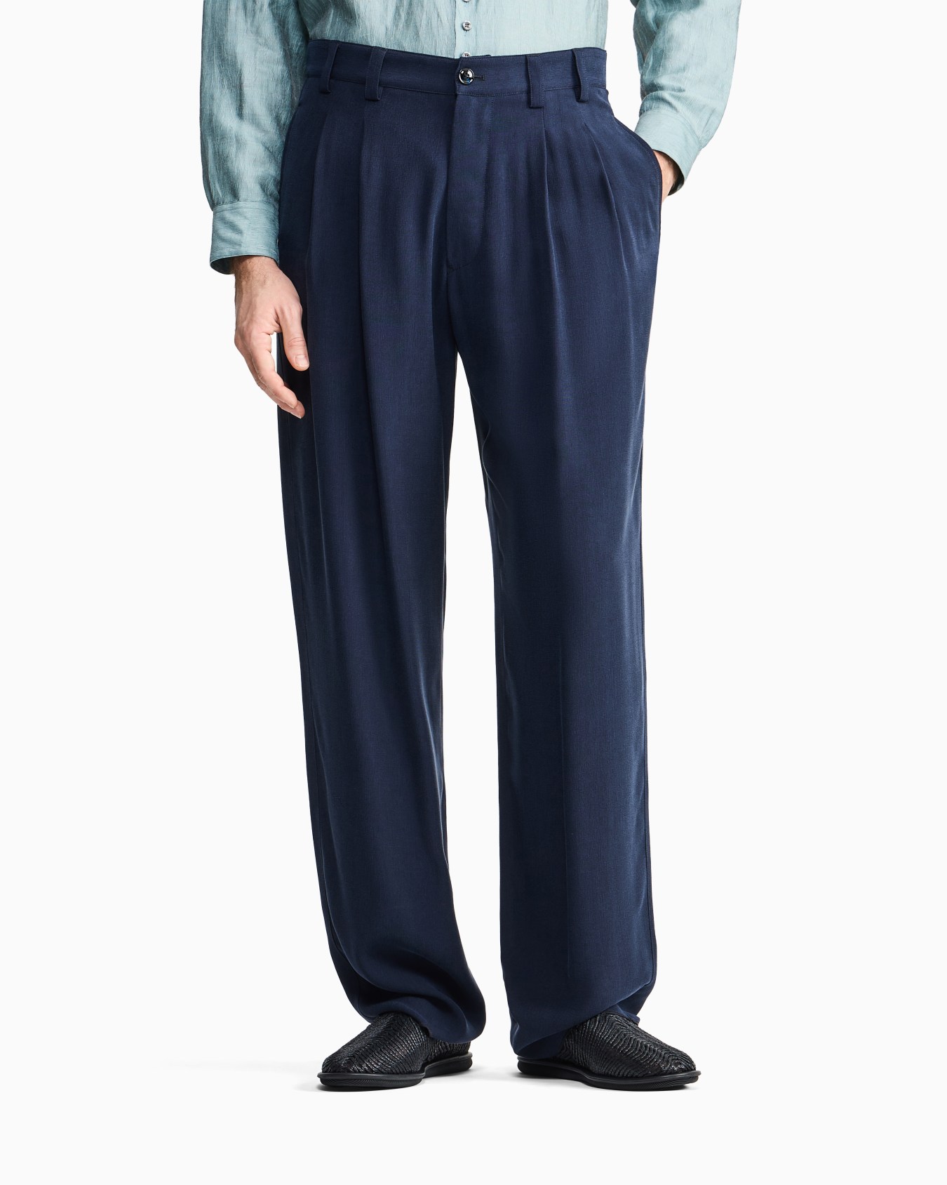 ASV Hose aus Cupro-Natté mit zwei Bundfalten Folie 3