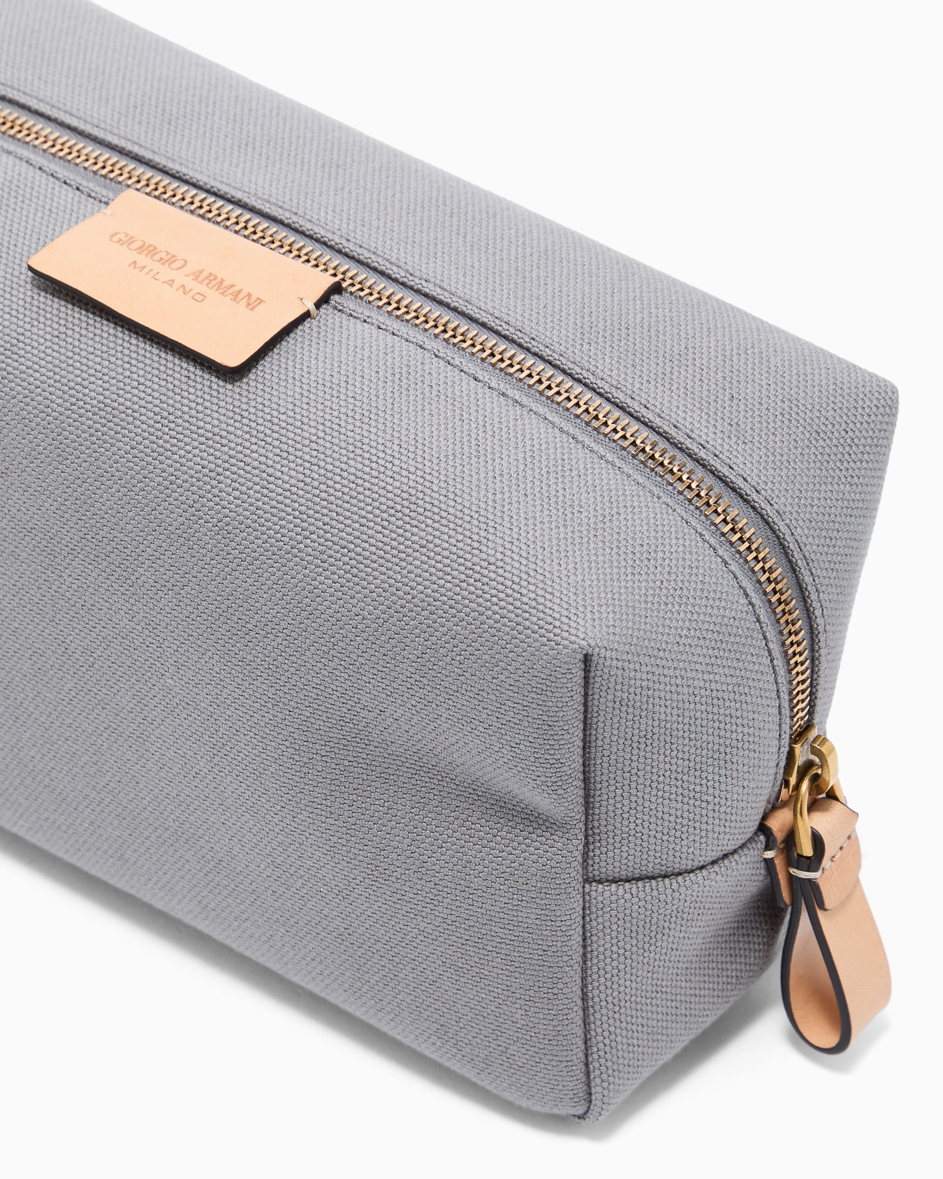 Canvas and leather washbag Slide 3