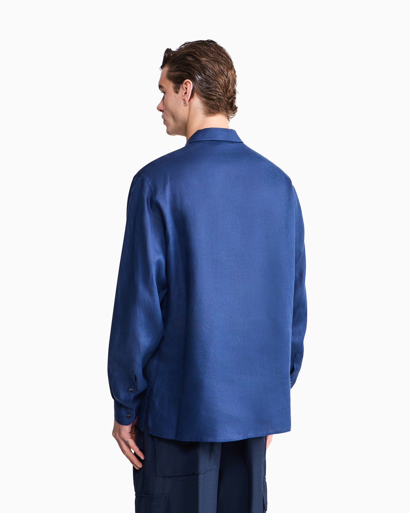 Linen shirt with asymmetric closure Slide 3