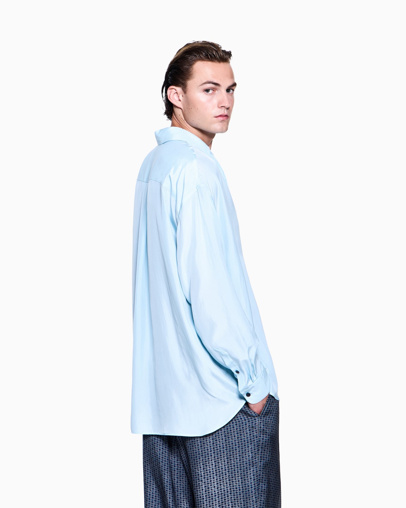 Open silk shirt Slide 2