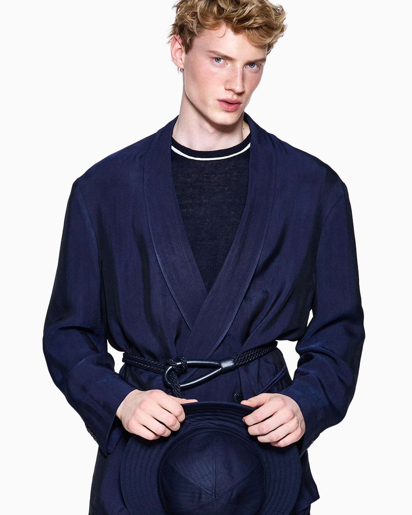 Crew-neck jumper in linen and silk Slide 4