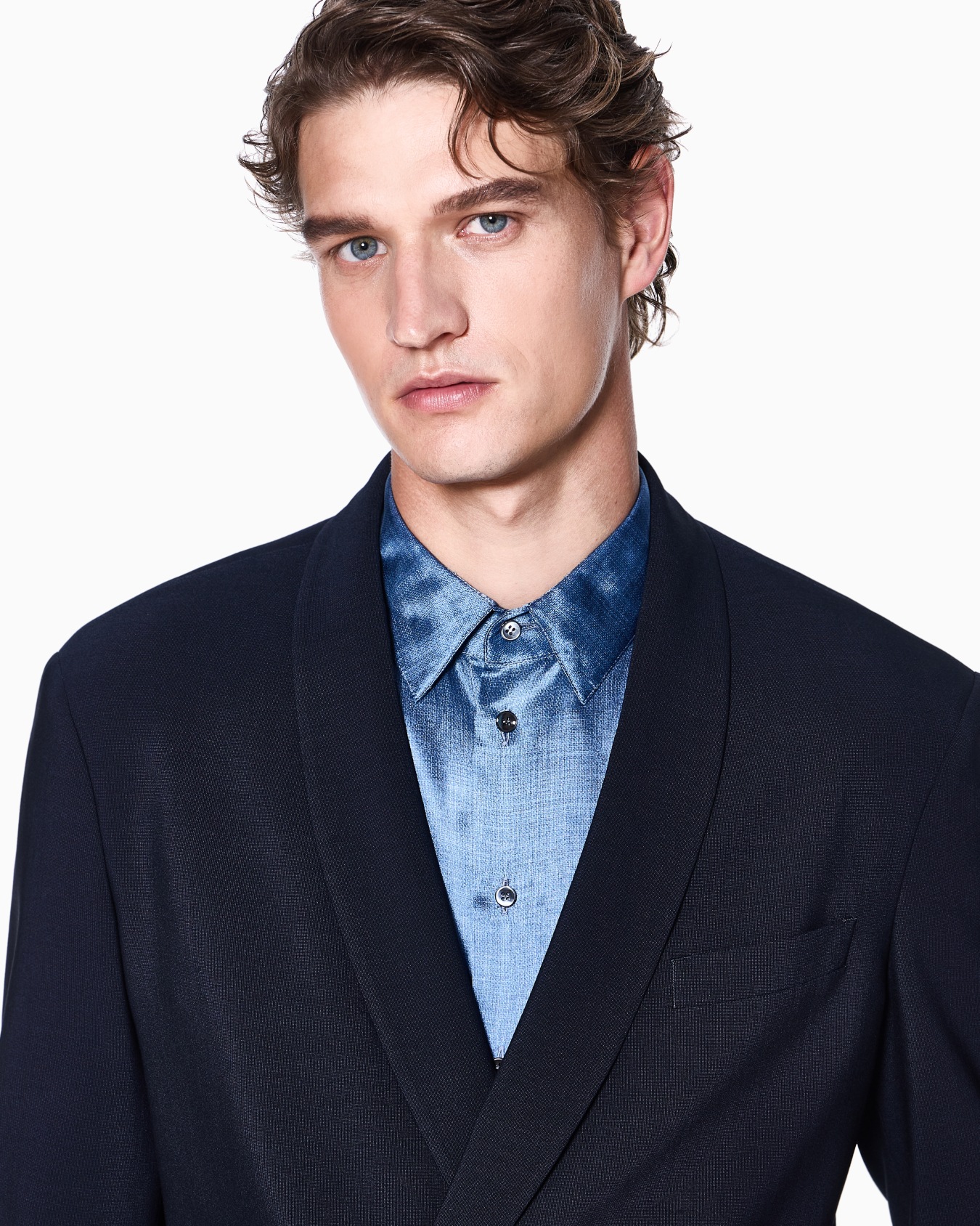 Single-breasted suit in silk and wool crêpe Slide 3