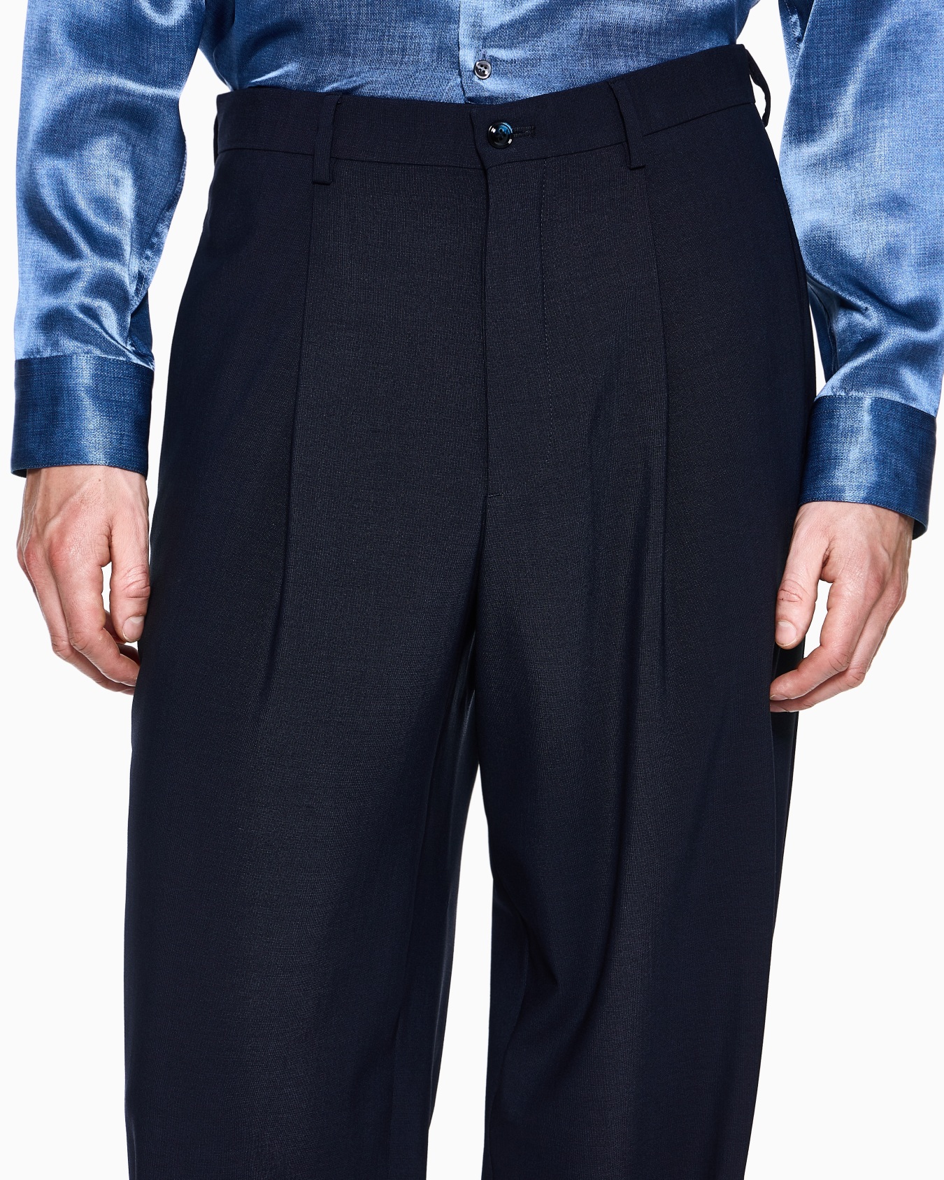 Single-breasted suit in silk and wool crêpe Slide 4