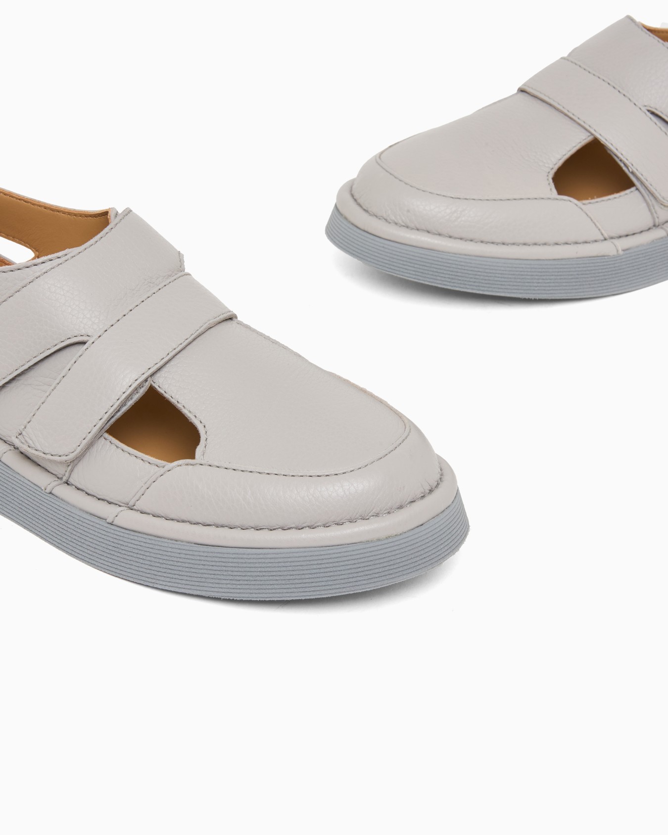 Leather sandals with cut-outs Slide 4