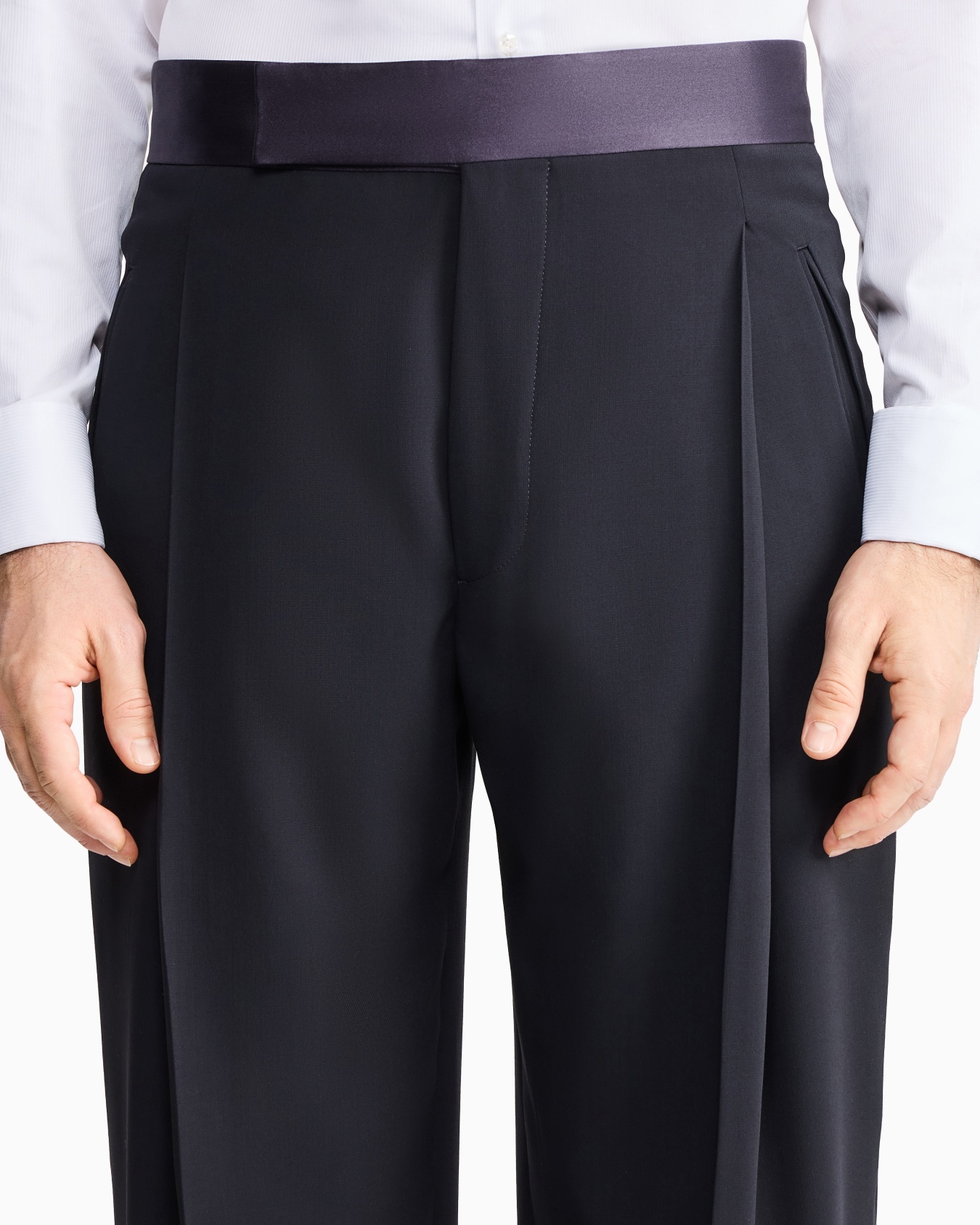 Single-breasted tuxedo in wool crêpe Slide 4