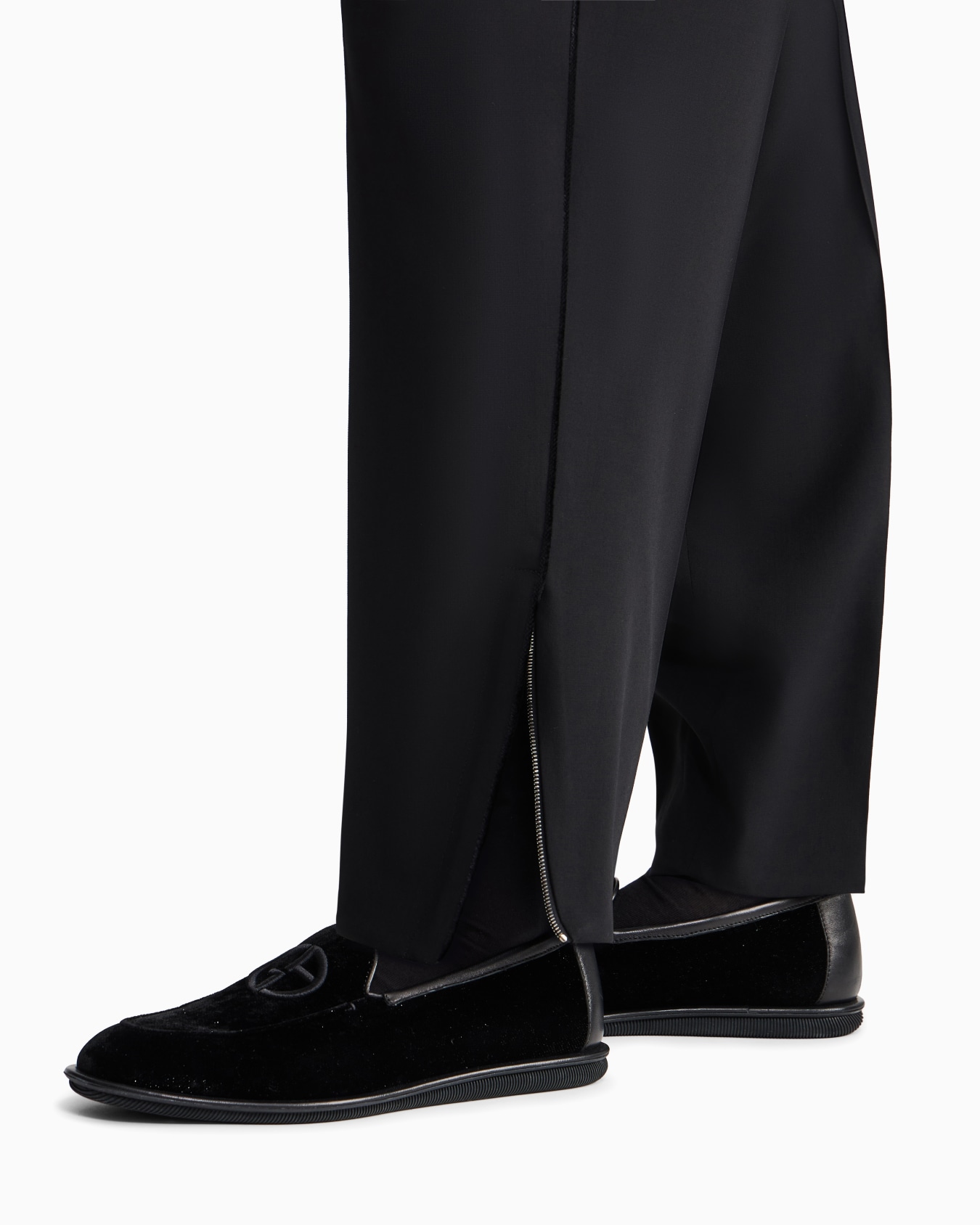 Single-pleated trousers in wool crepe Diapositiva 4