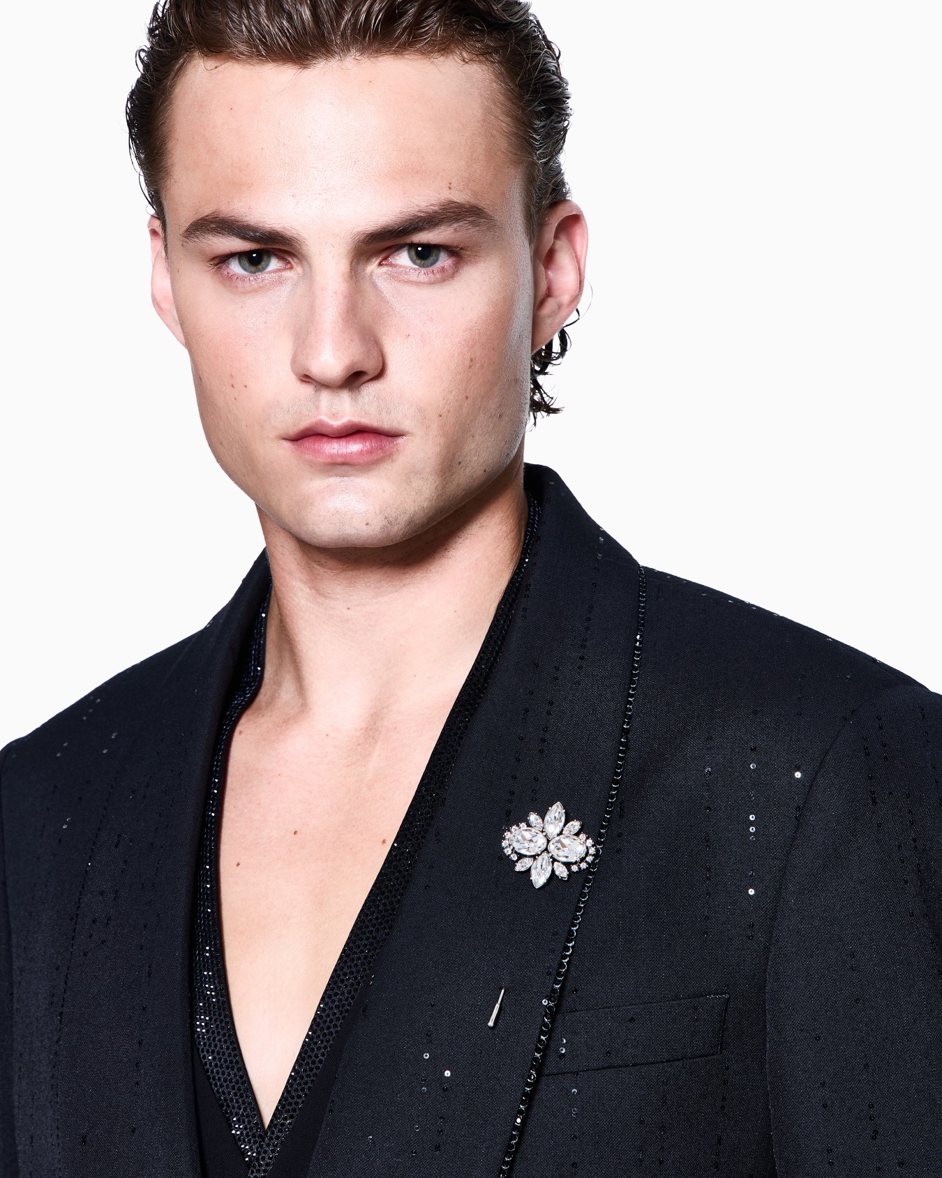 Metal pin with floral element Slide 2