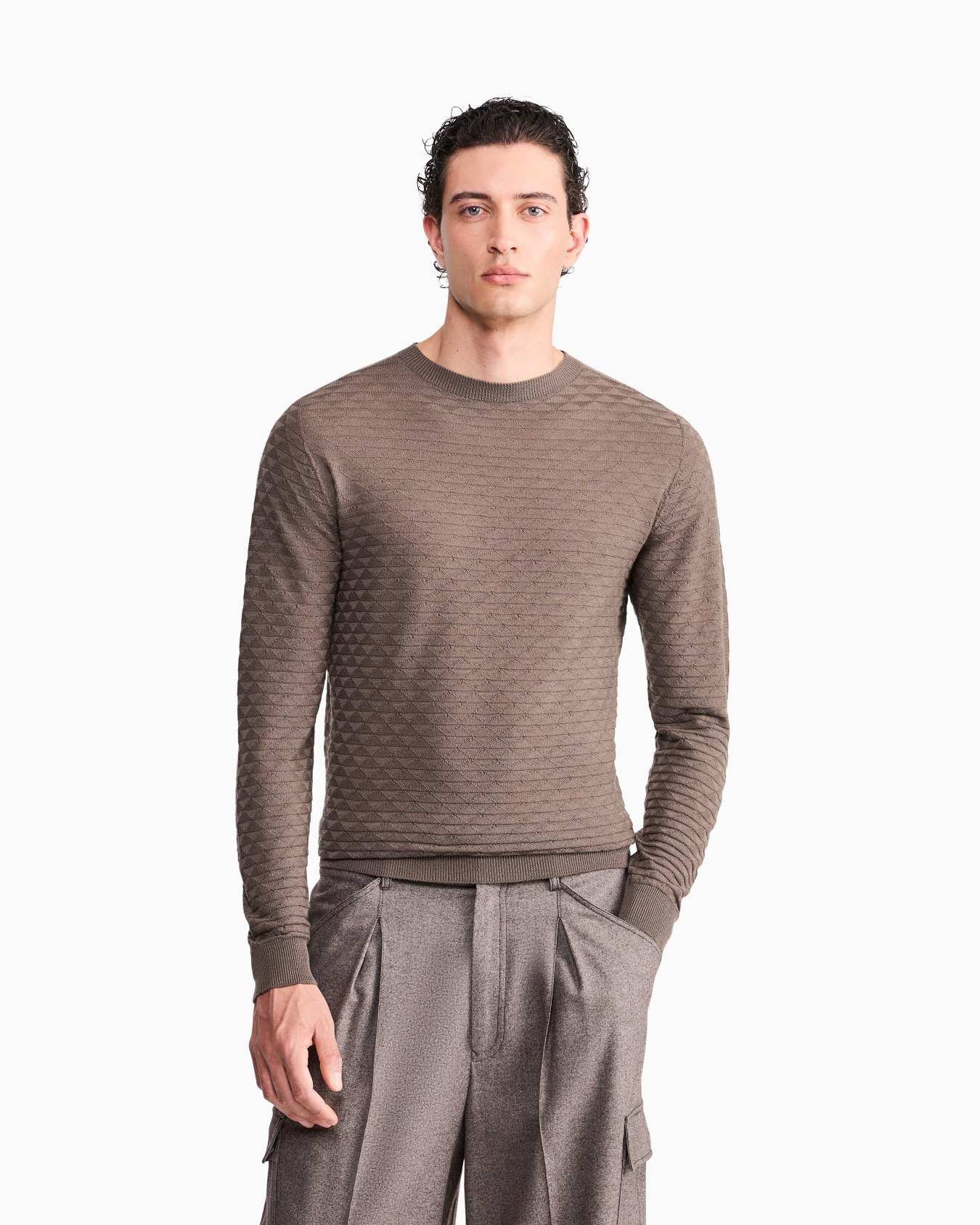 Sweater with regular fit in virgin wool with triangle weave Slide 3