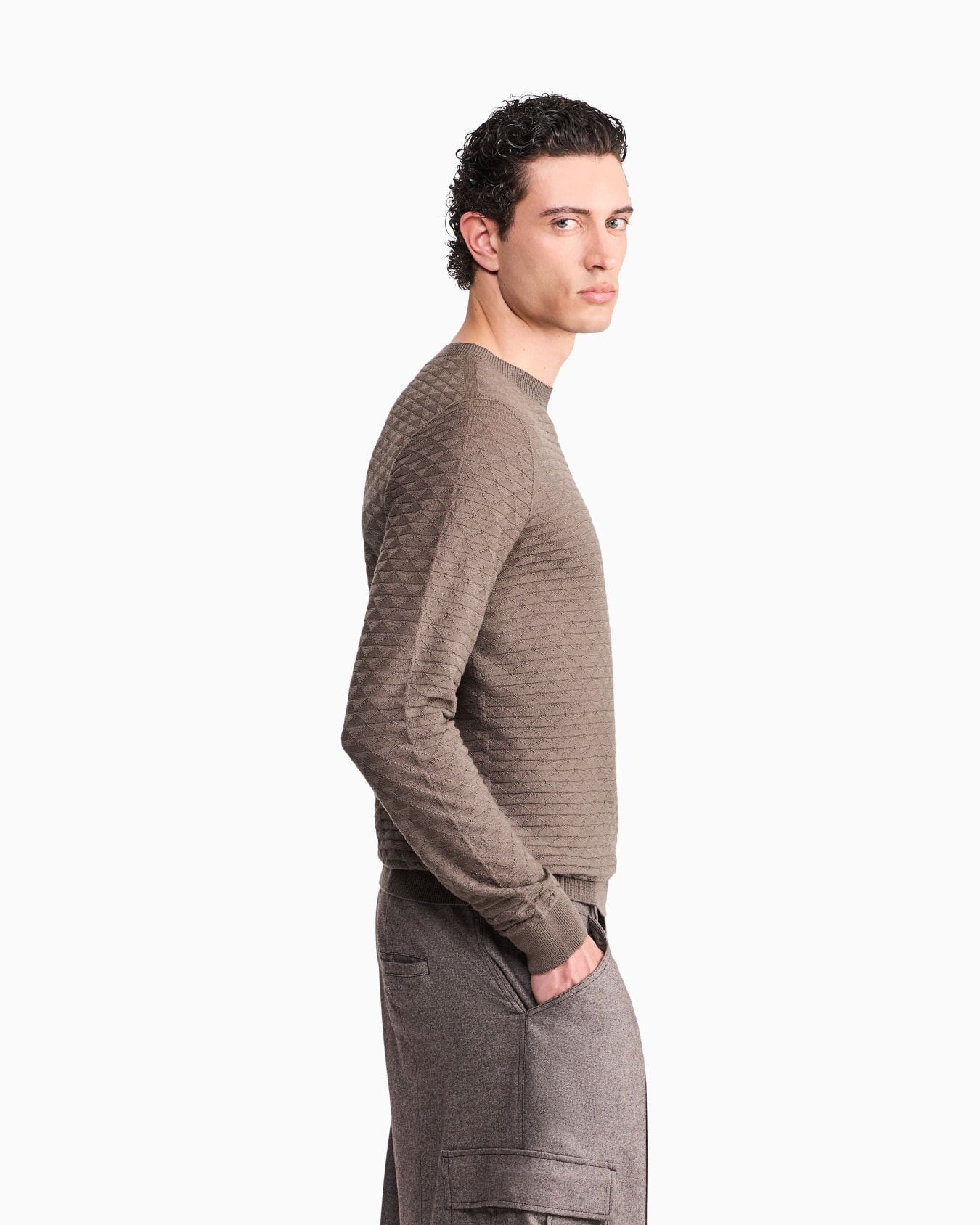Sweater with regular fit in virgin wool with triangle weave Slide 7